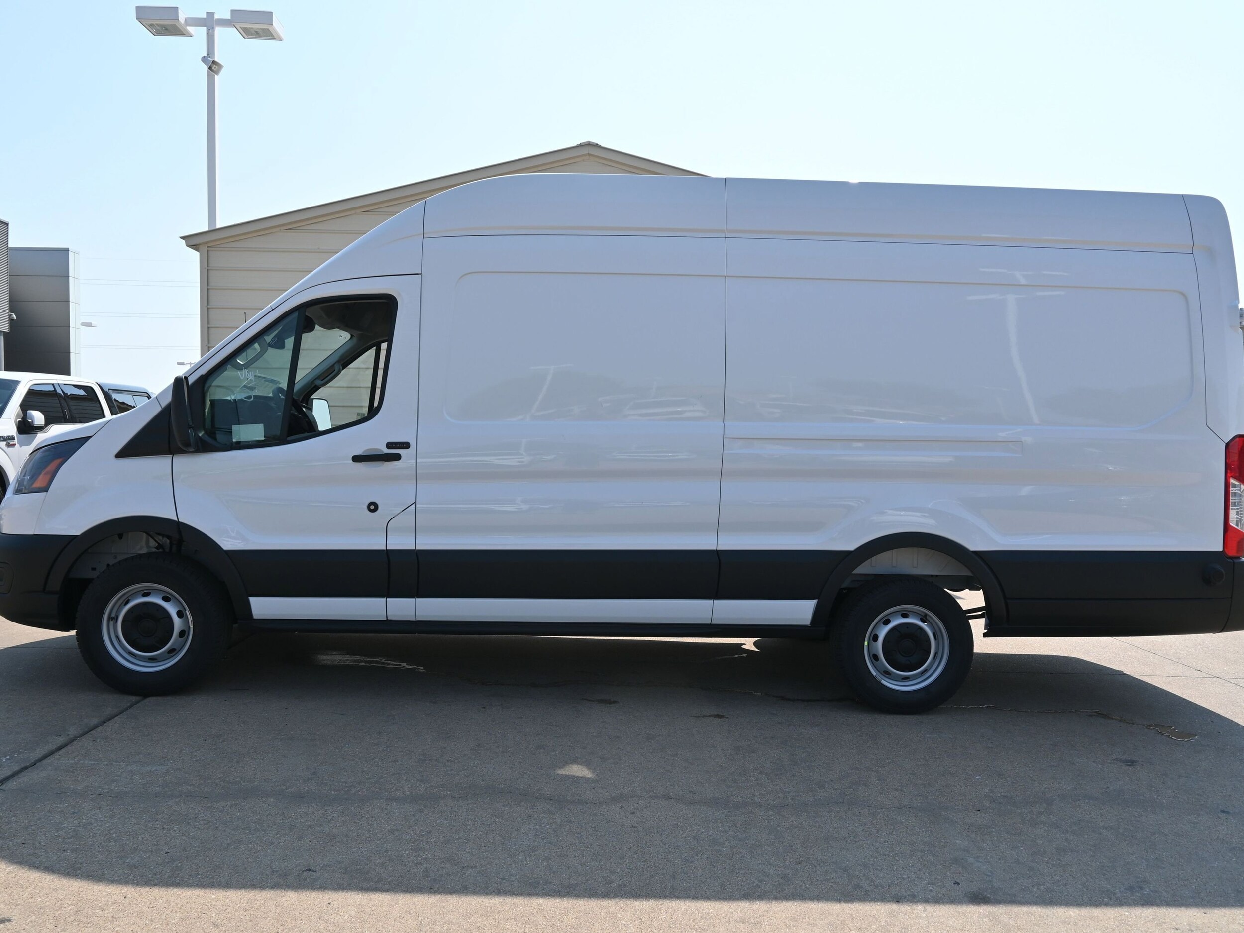 2025 Ford Transit photo 3