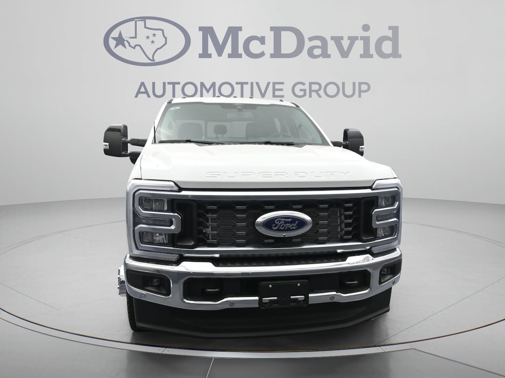 New 2026 Ford F-350 LARIAT Truck Crew Cab