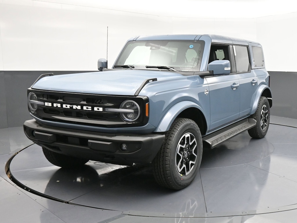 New 2025 Ford Bronco Outer Banks SUV