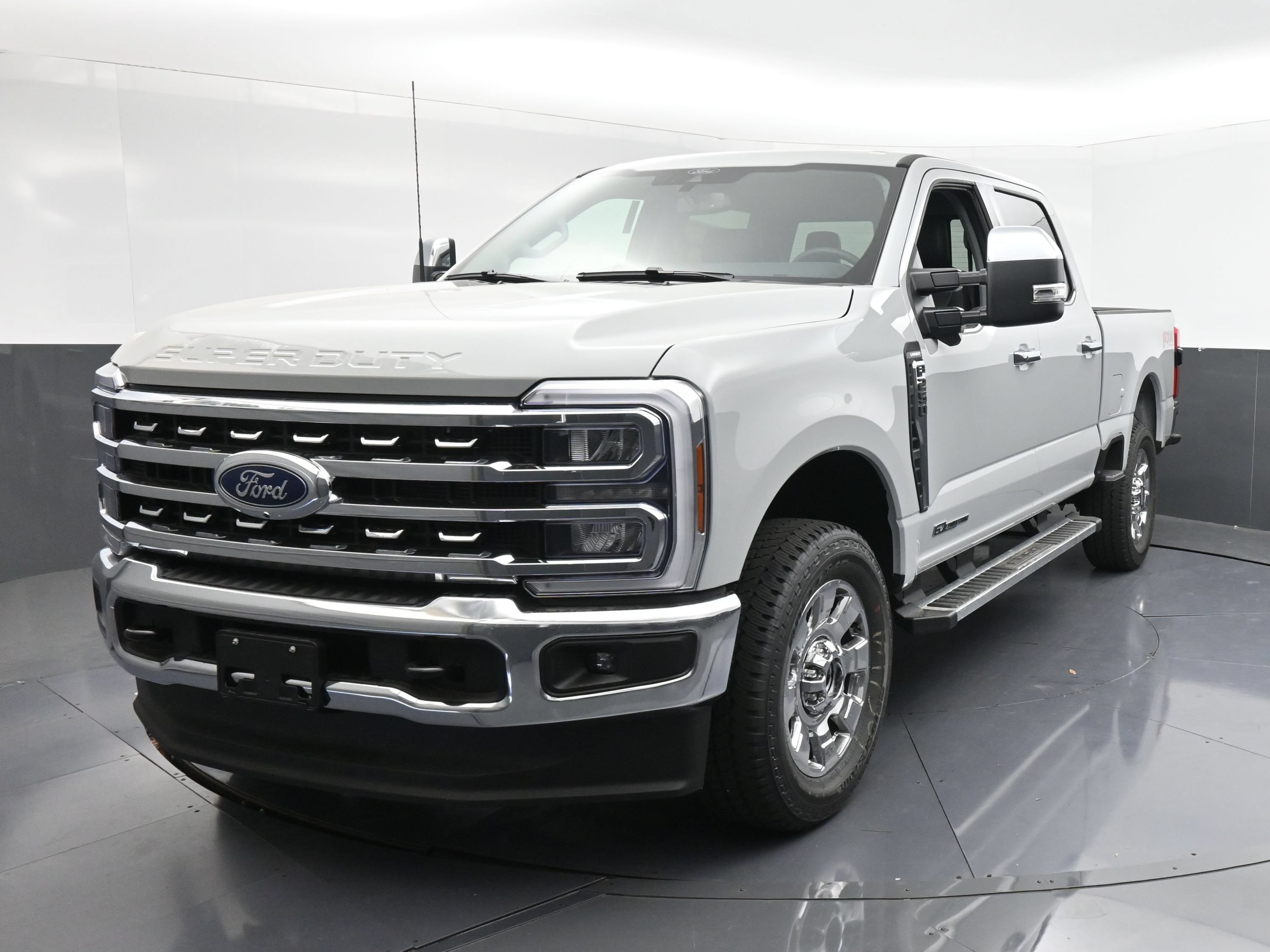 New 2026 Ford F-250 LARIAT Truck Crew Cab