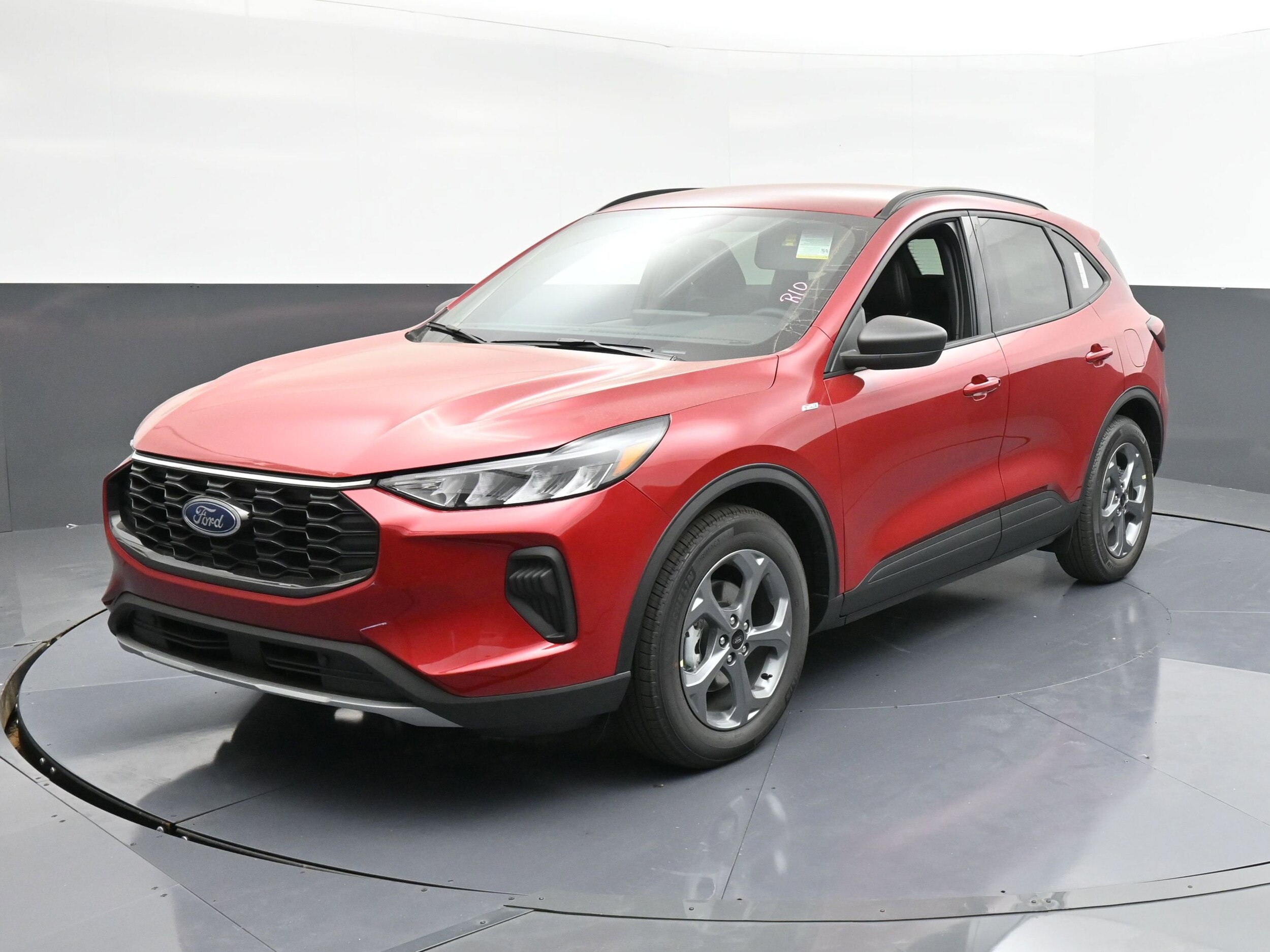 2026 Ford Escape ST-Line photo 3