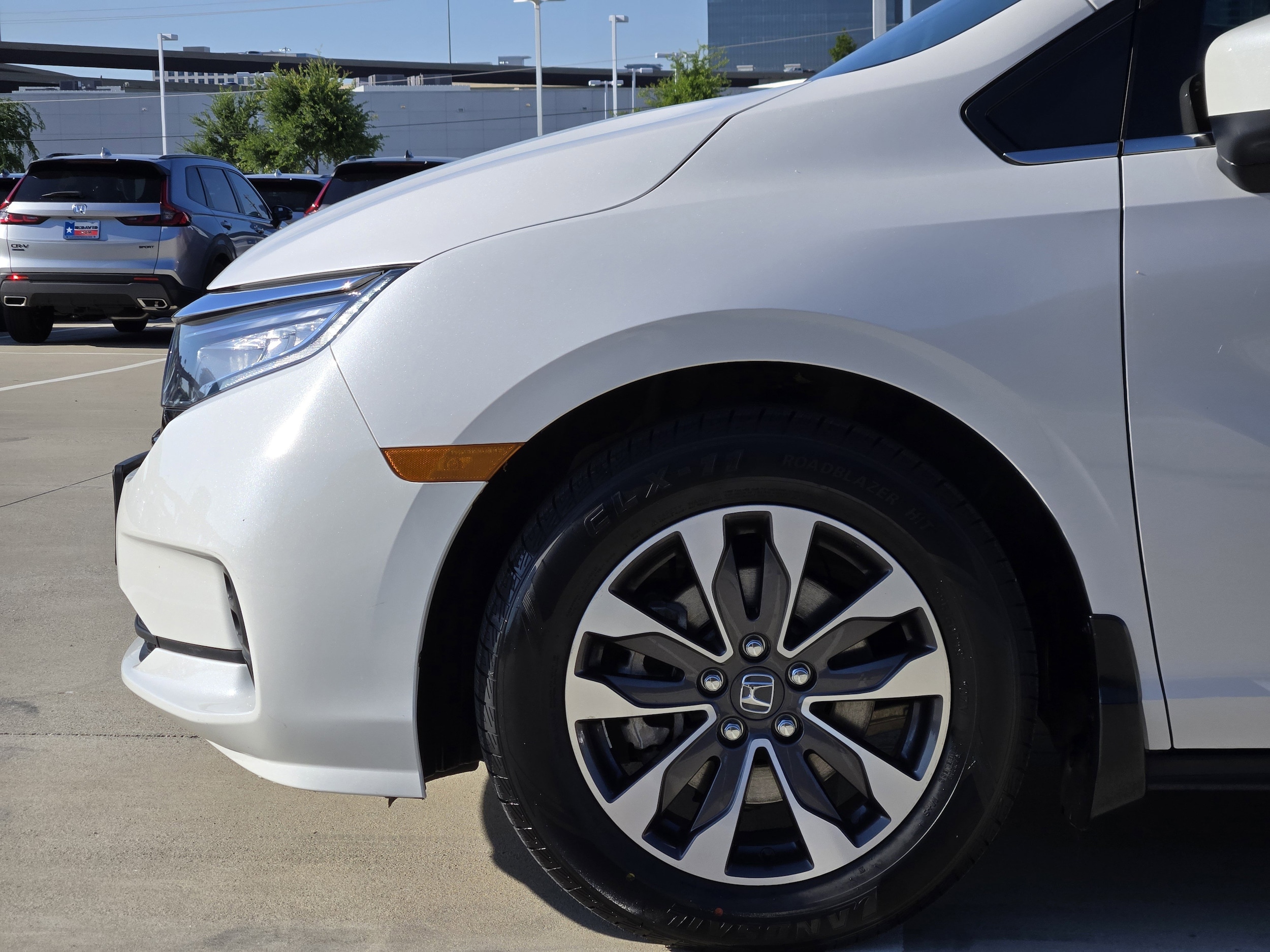 2023 Honda Odyssey EX-L - Photo 10