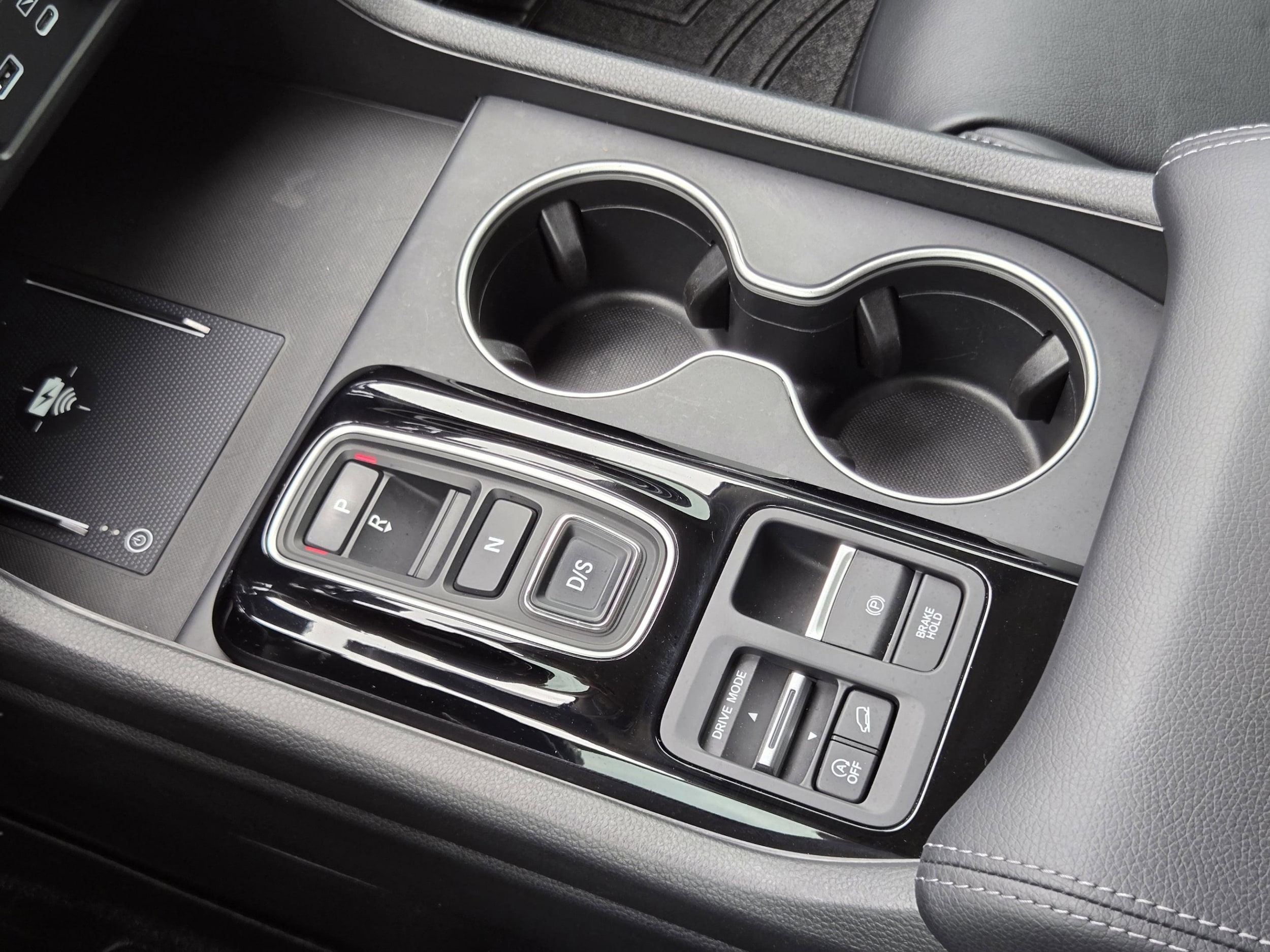 2025 Honda Pilot Touring - Photo 16