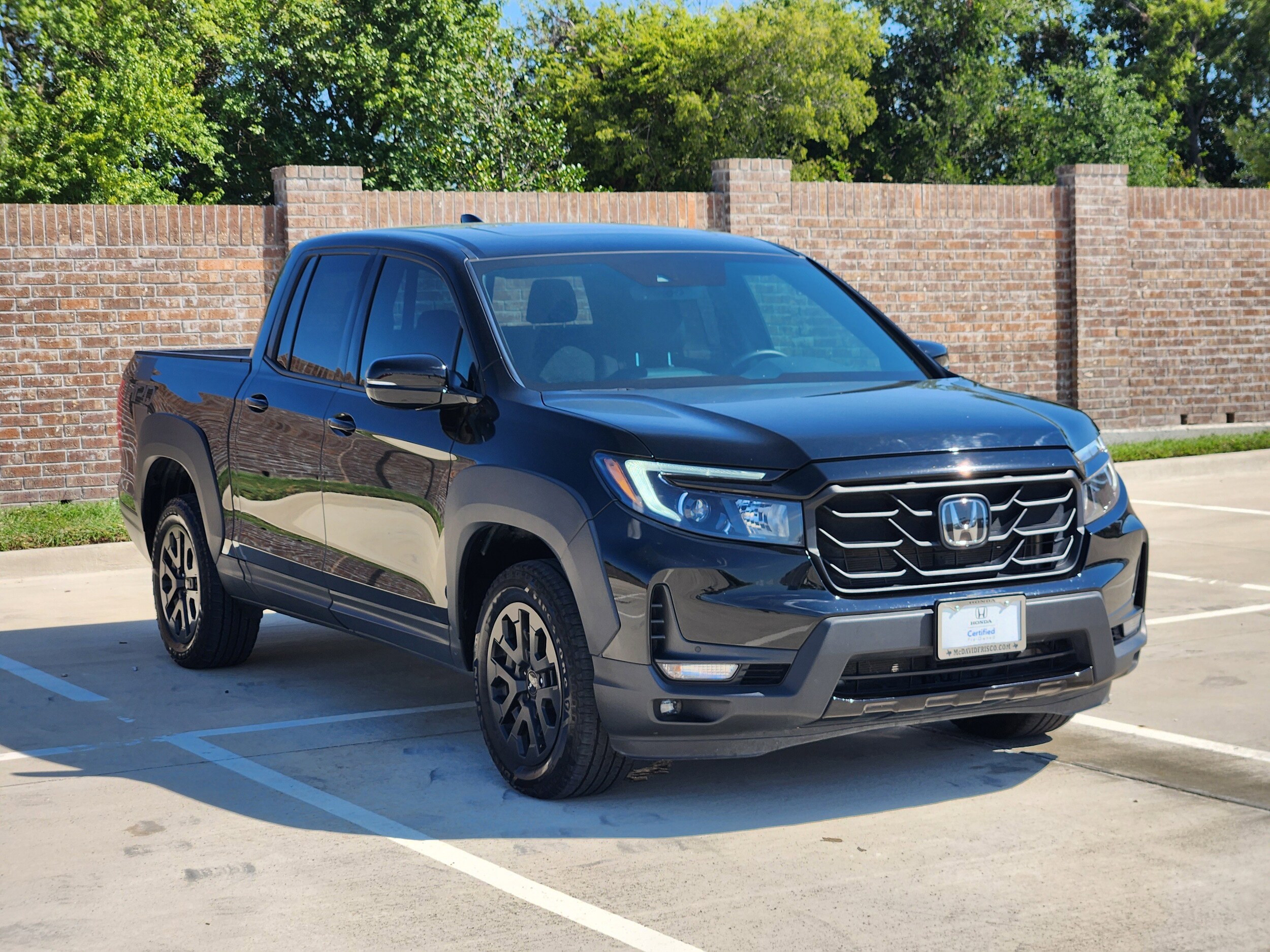 2023 Honda Ridgeline Black Edition photo 2