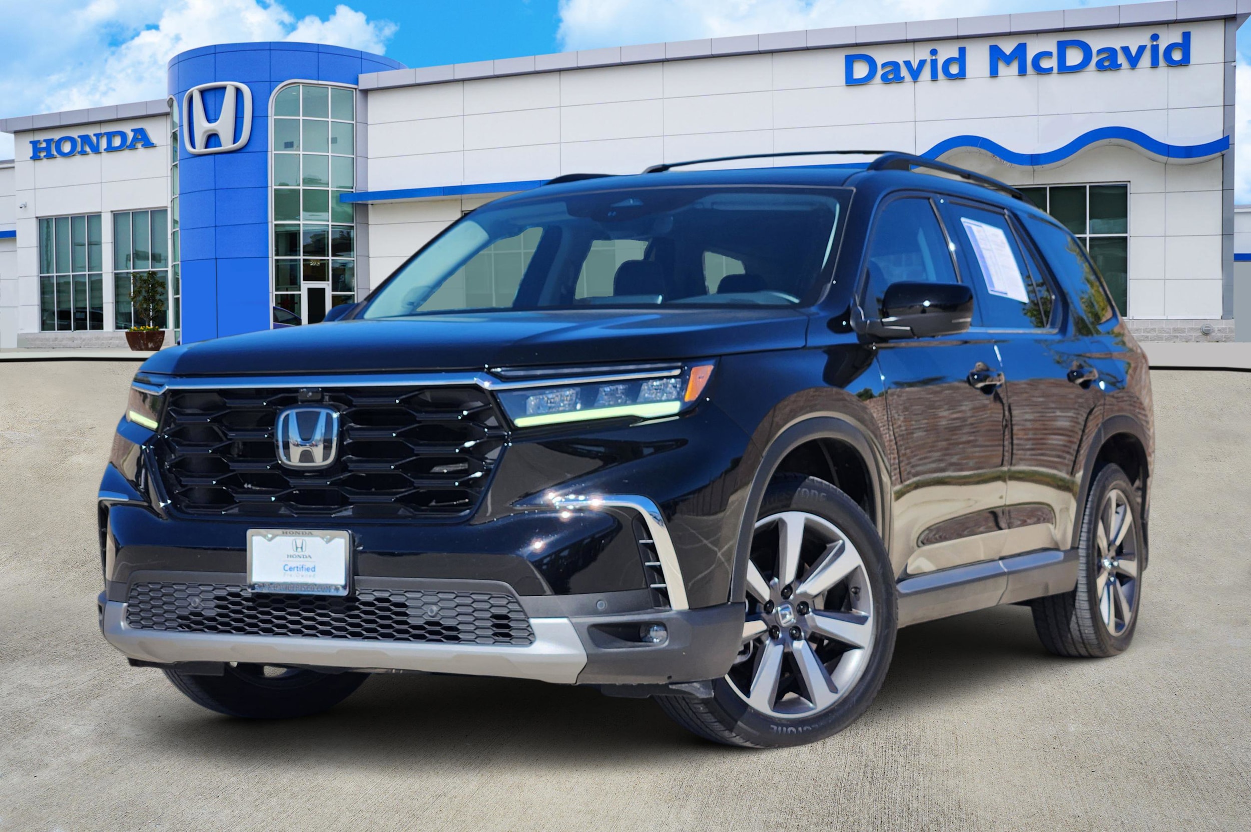 2023 Honda Pilot Elite's photo