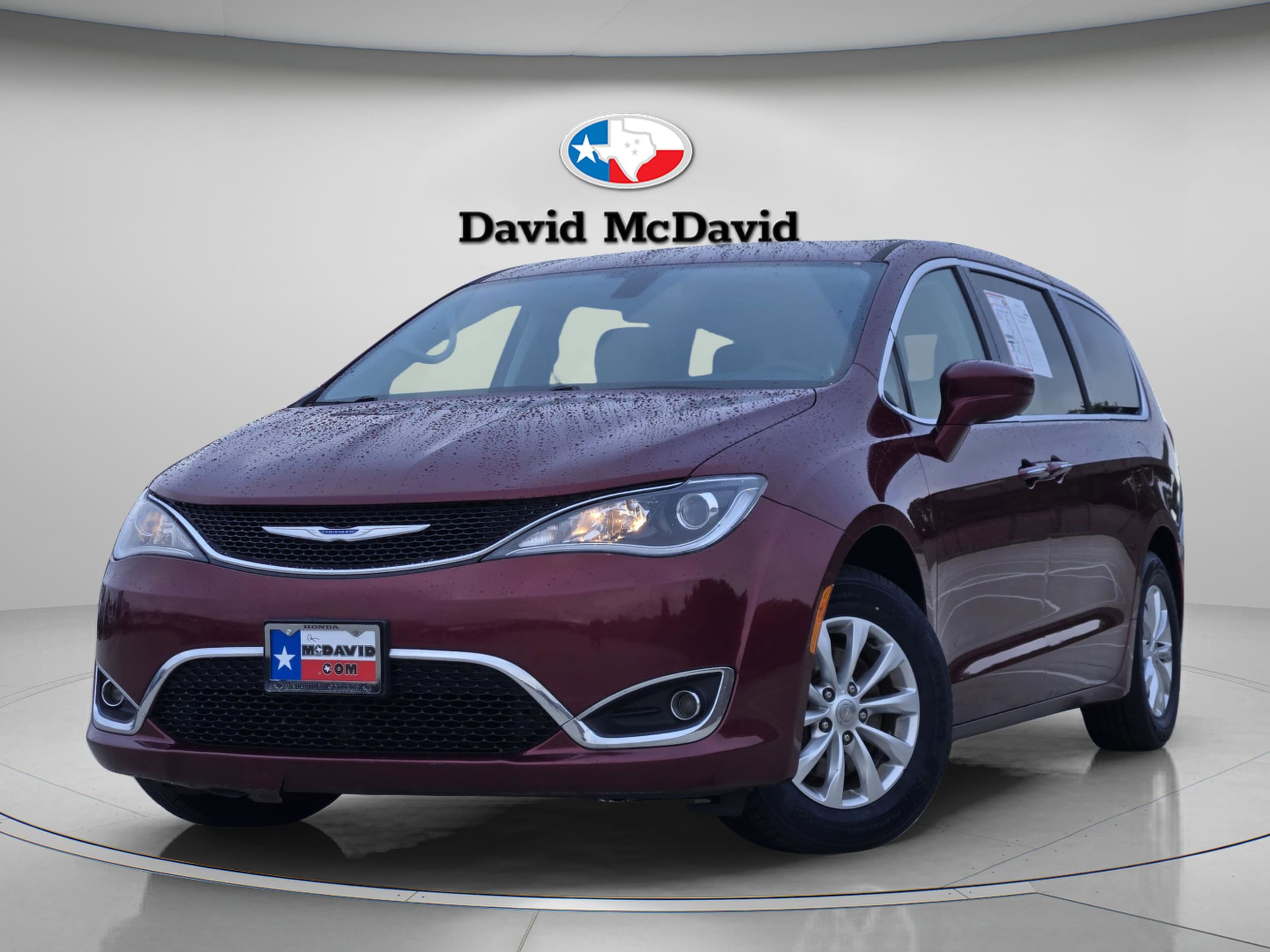 2018 Chrysler Pacifica Touring Plus's photo