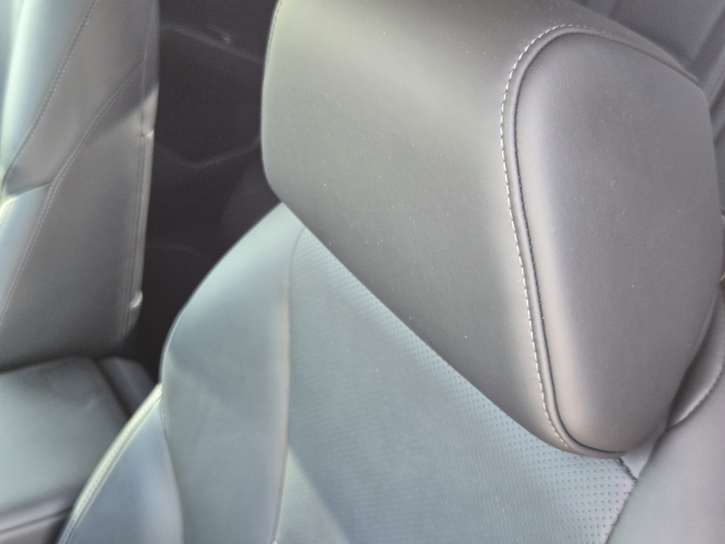 2024 Honda Accord Hybrid EX-L - Photo 11
