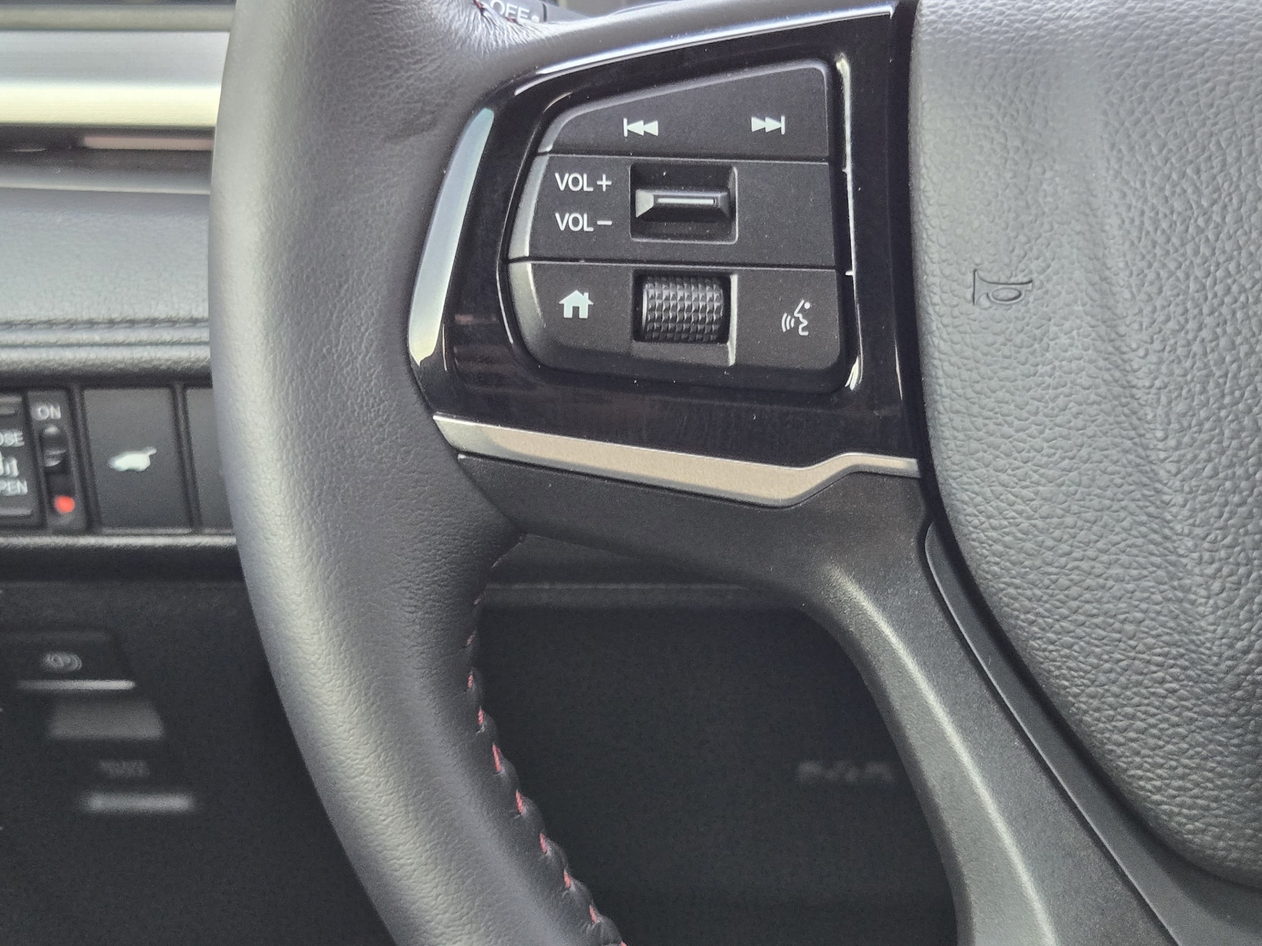 2025 Honda Odyssey Sport L - Photo 25