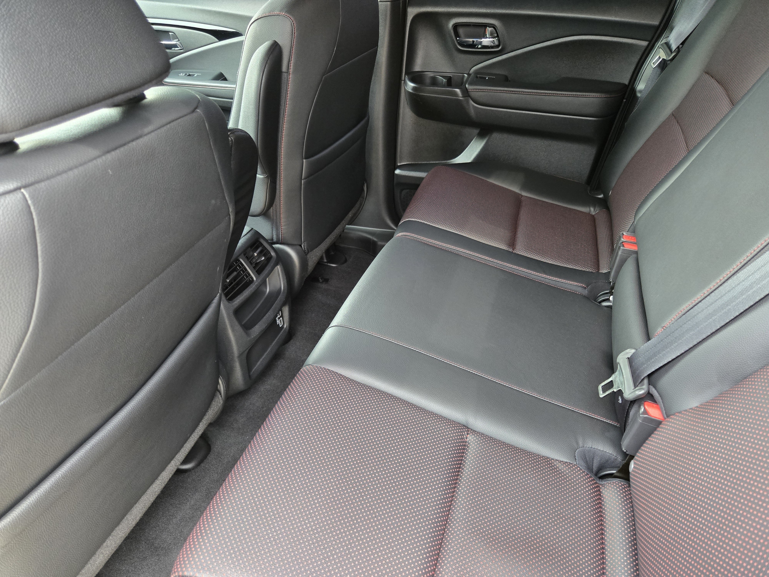 2022 Honda Ridgeline Black Edition - Photo 25