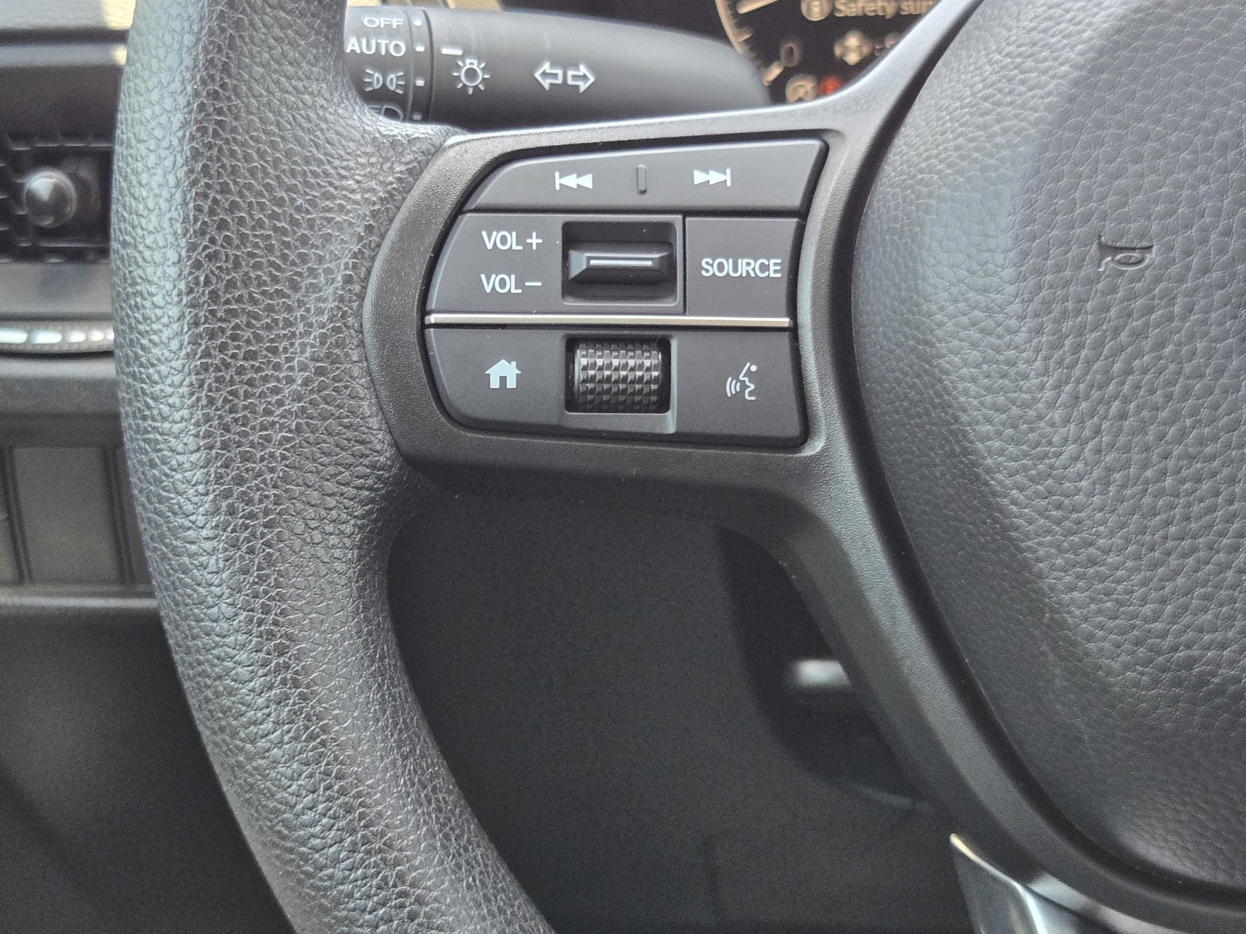 2025 Honda CR-V LX - Photo 28