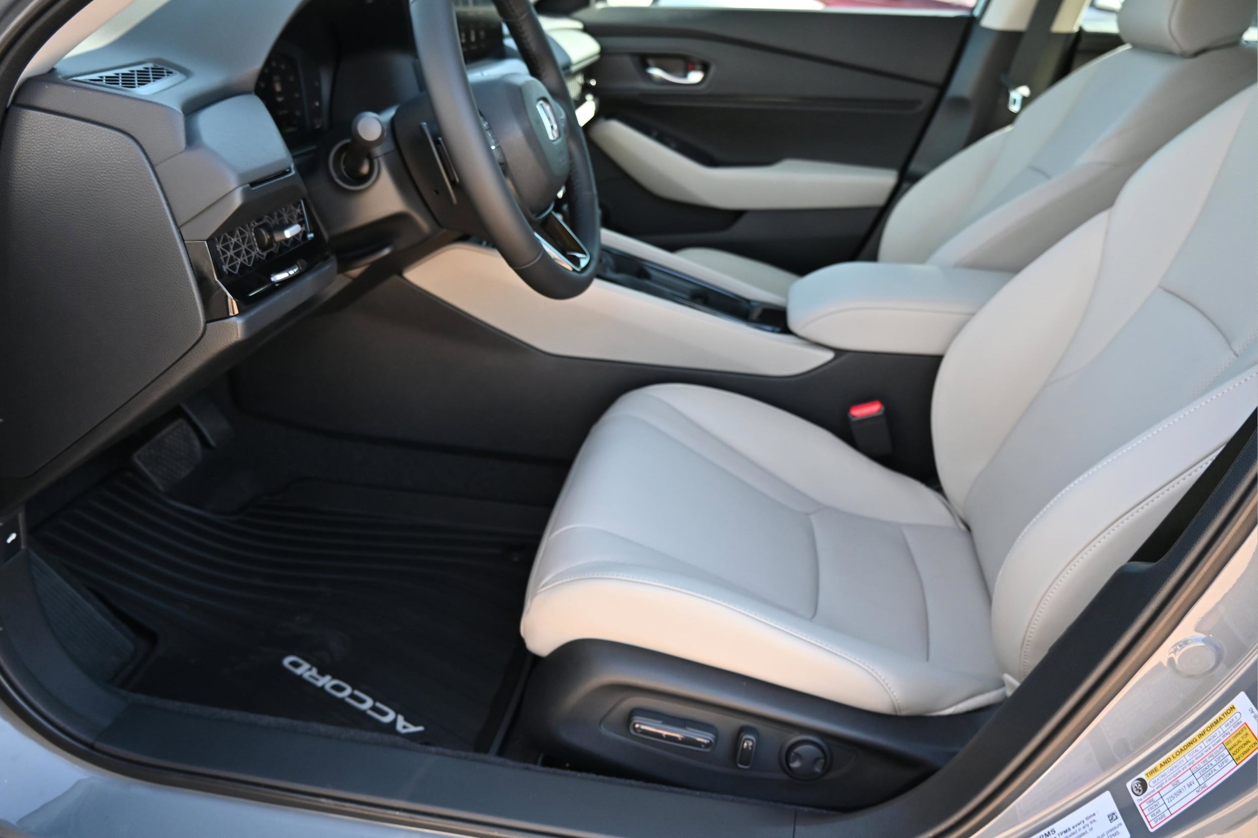 2025 Honda Accord Hybrid EX-L - Photo 22