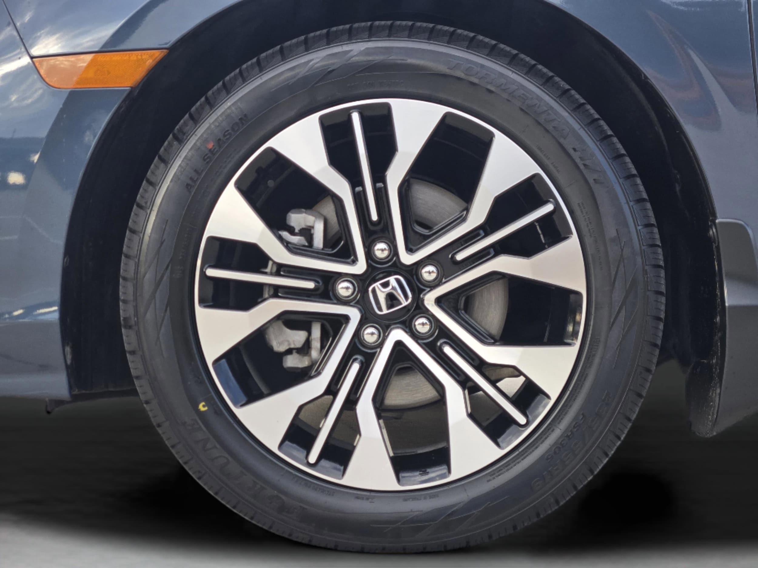 2025 Honda Odyssey Elite - Photo 30