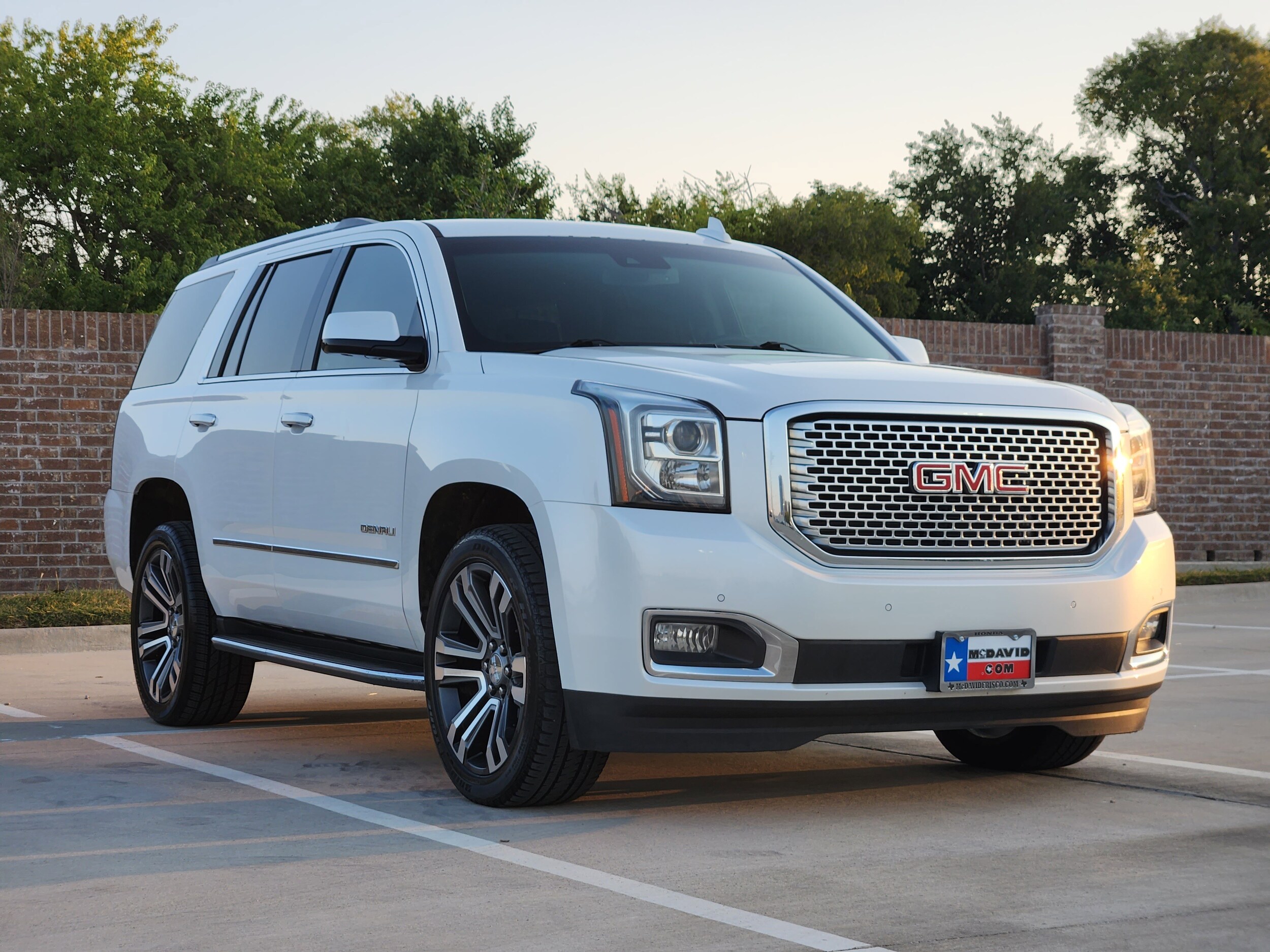 2017 Gmc Yukon Denali photo 3