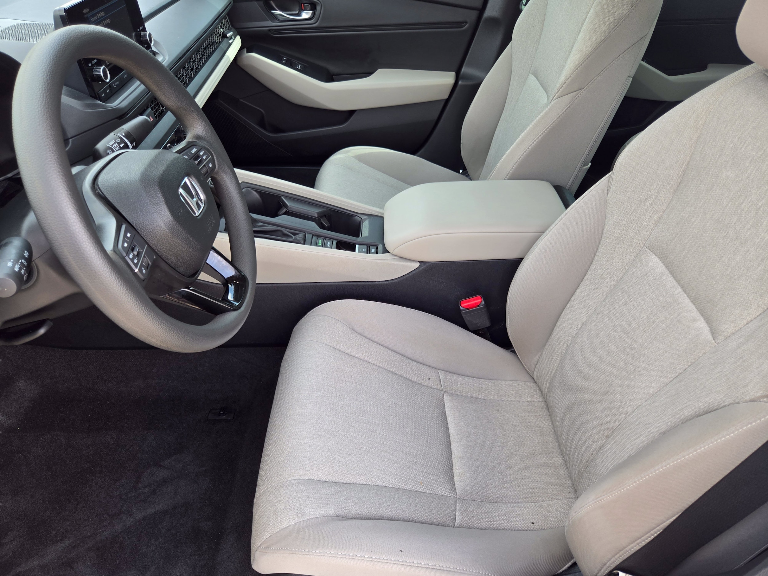 2025 Honda Accord SE - Photo 9