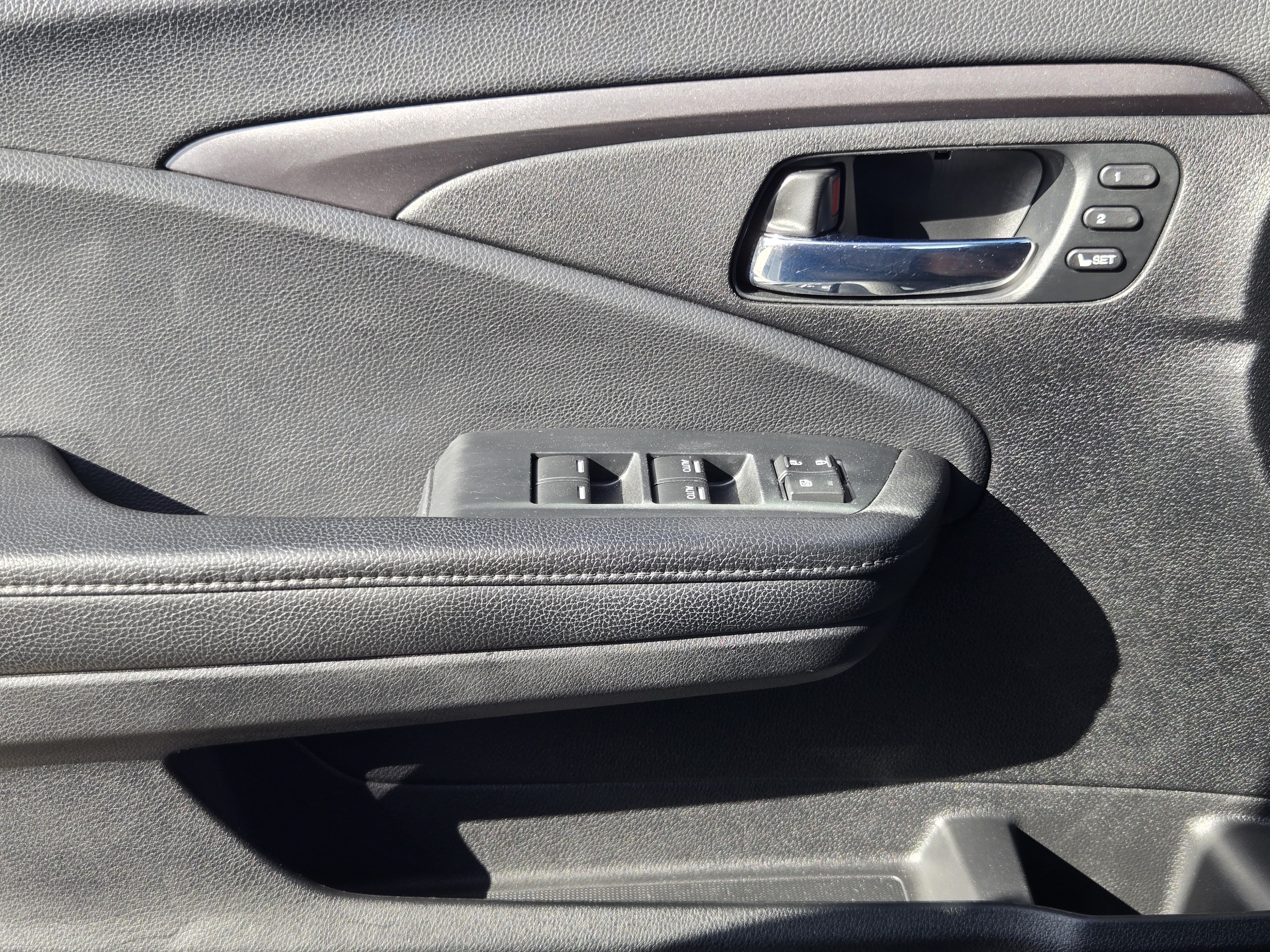 2022 Honda Pilot SE - Photo 24