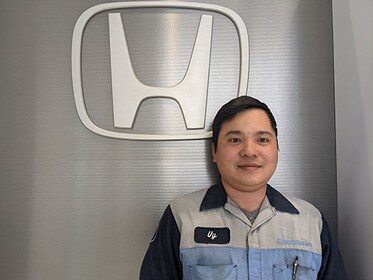 Staff member Uy Phu from ID_f89e52