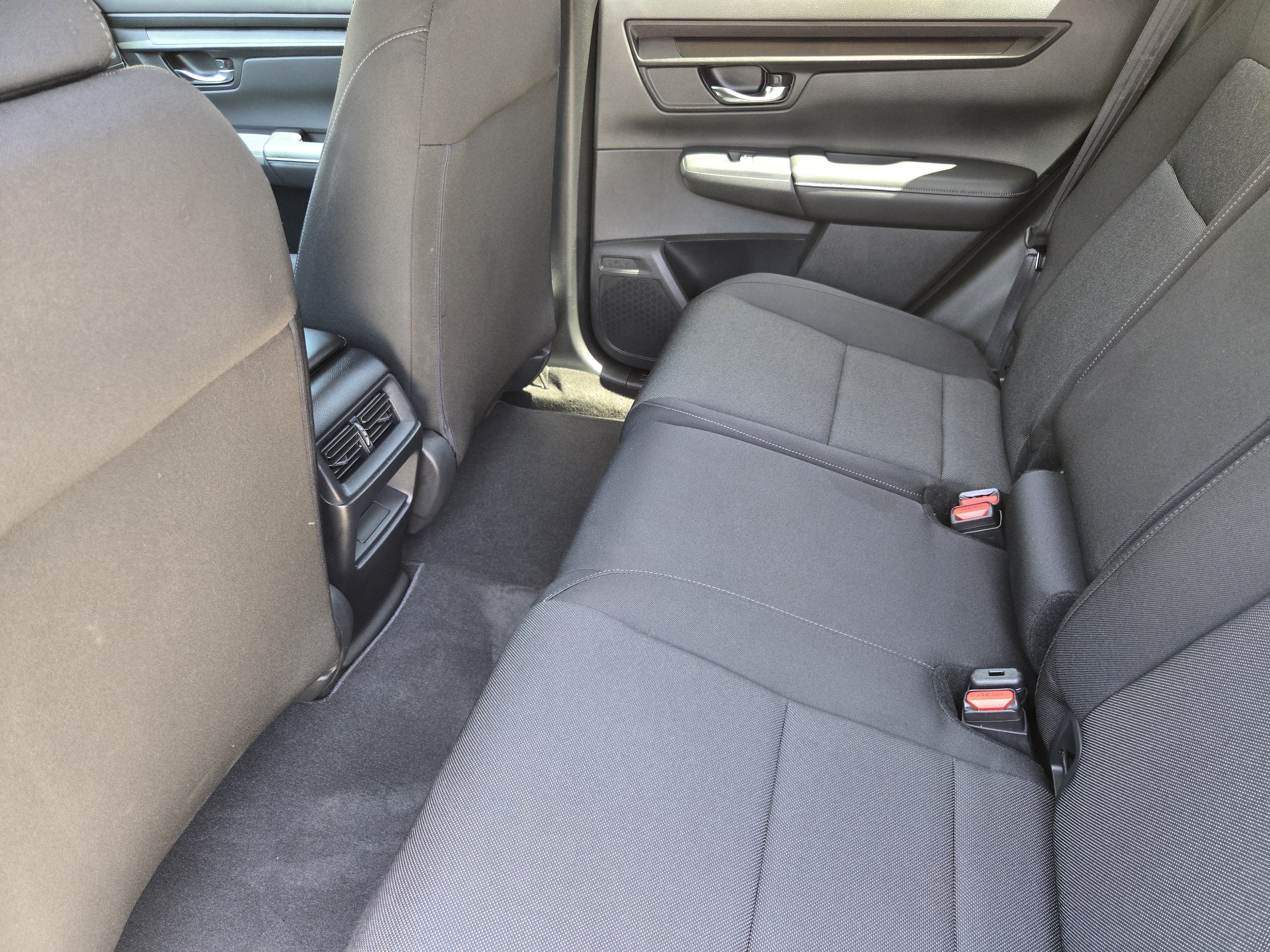 2025 Honda CR-V LX - Photo 30