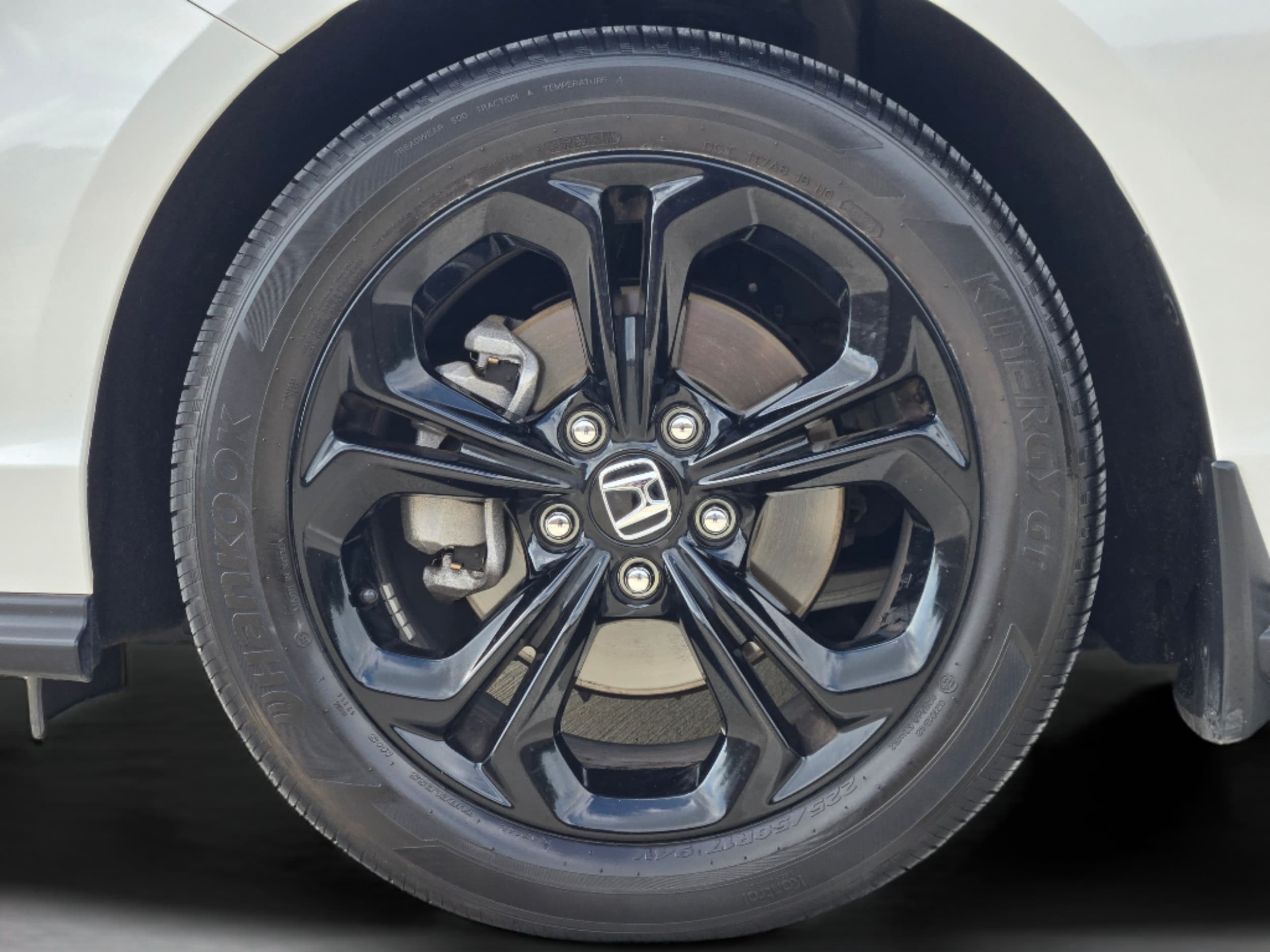 2025 Honda Accord SE - Photo 31