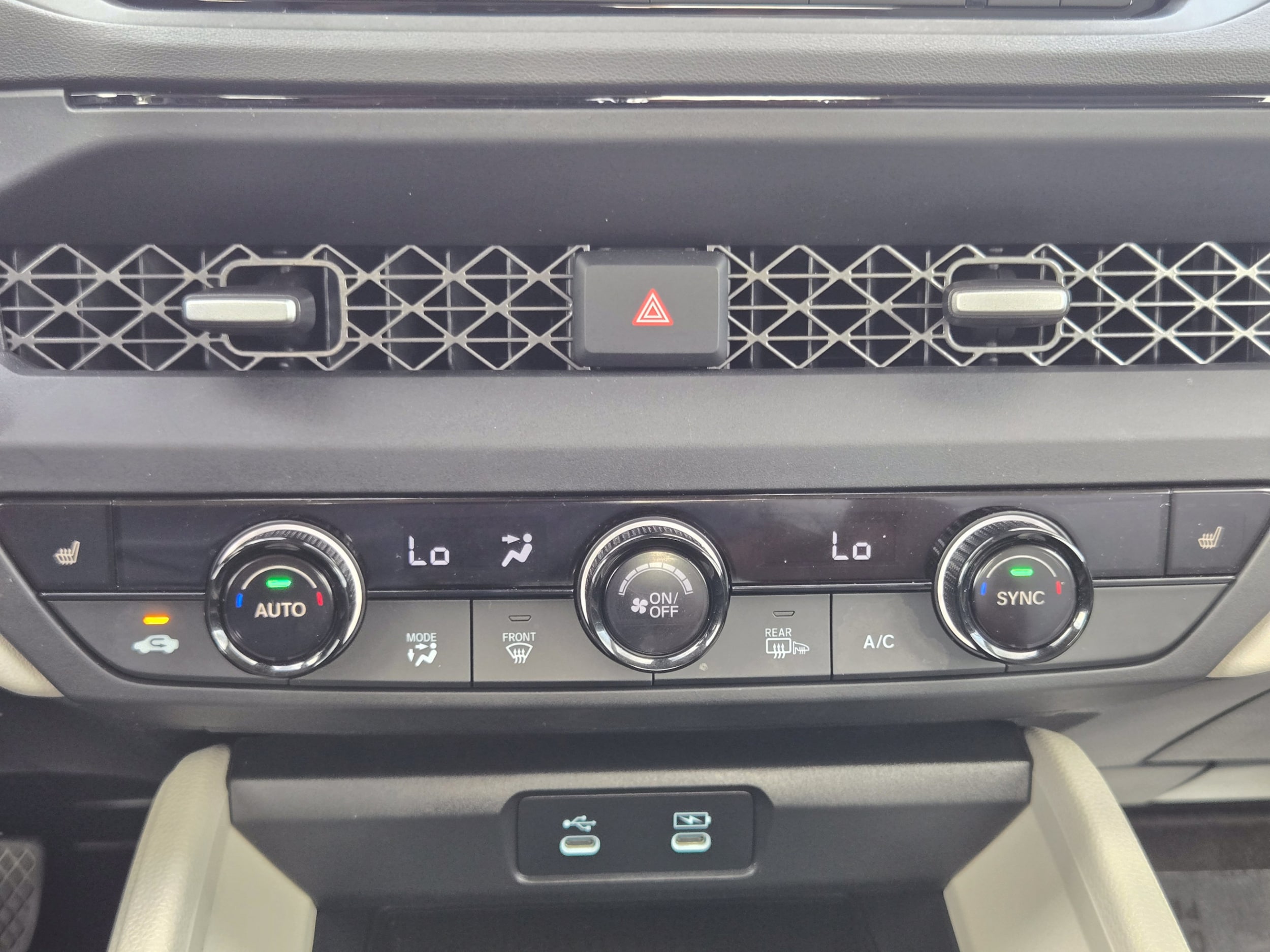 2025 Honda Accord SE - Photo 15