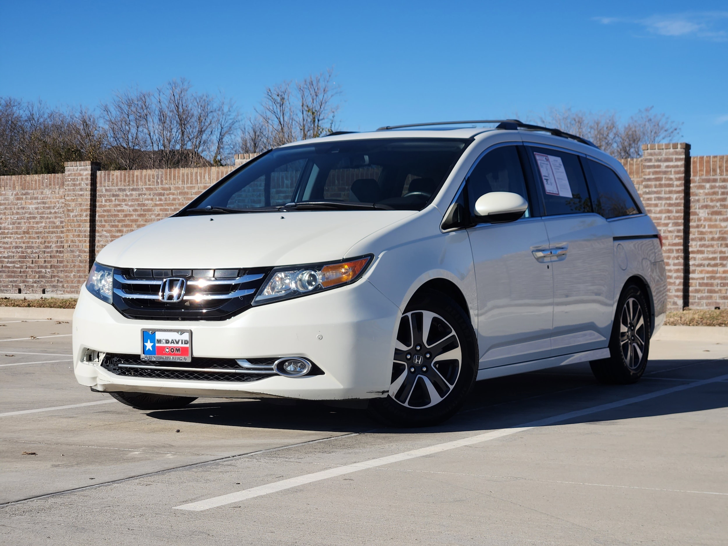2015 Honda Odyssey Touring's photo