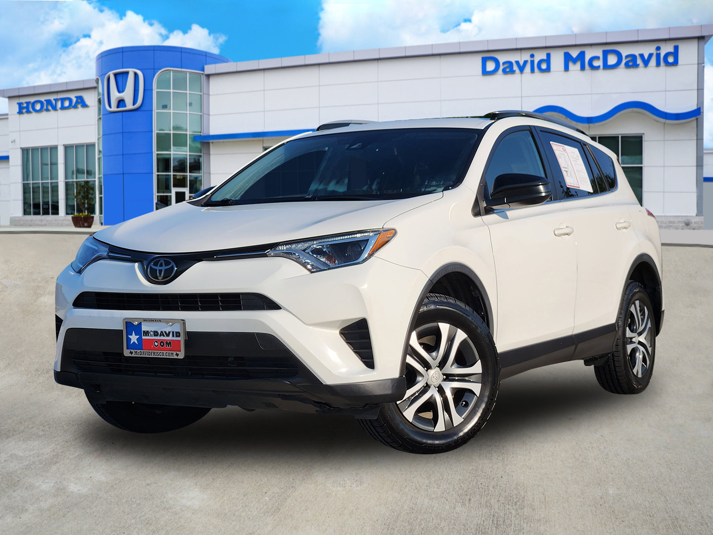 2018 Toyota RAV4 LE photo 3