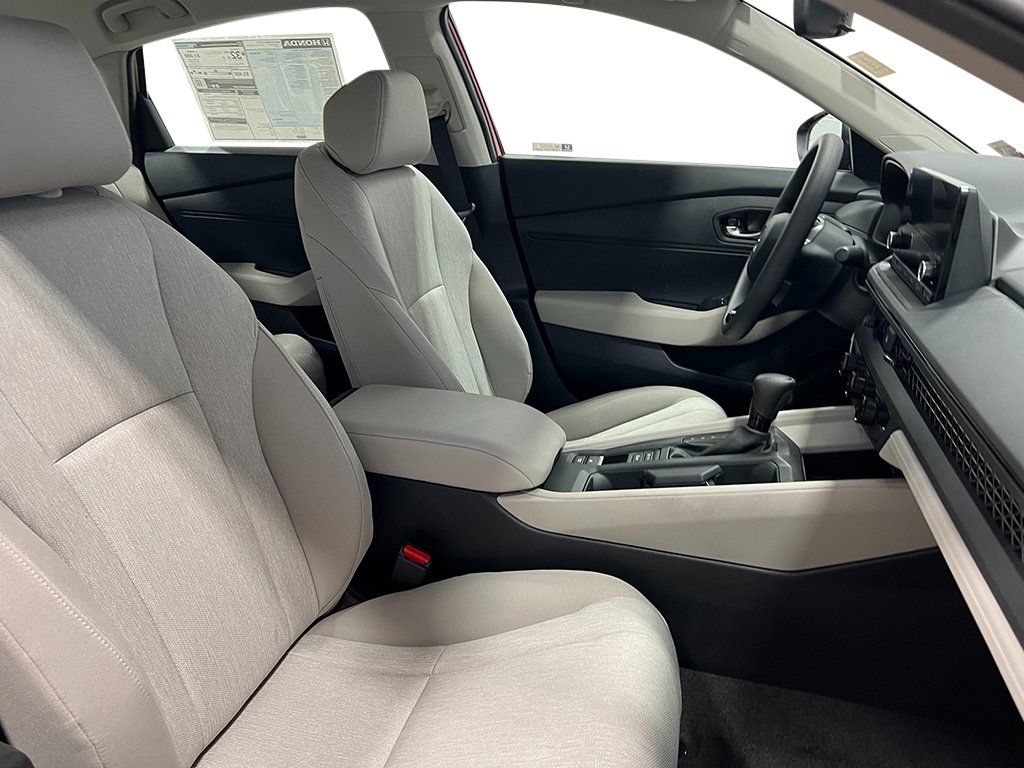 2025 Honda Accord LX photo 4