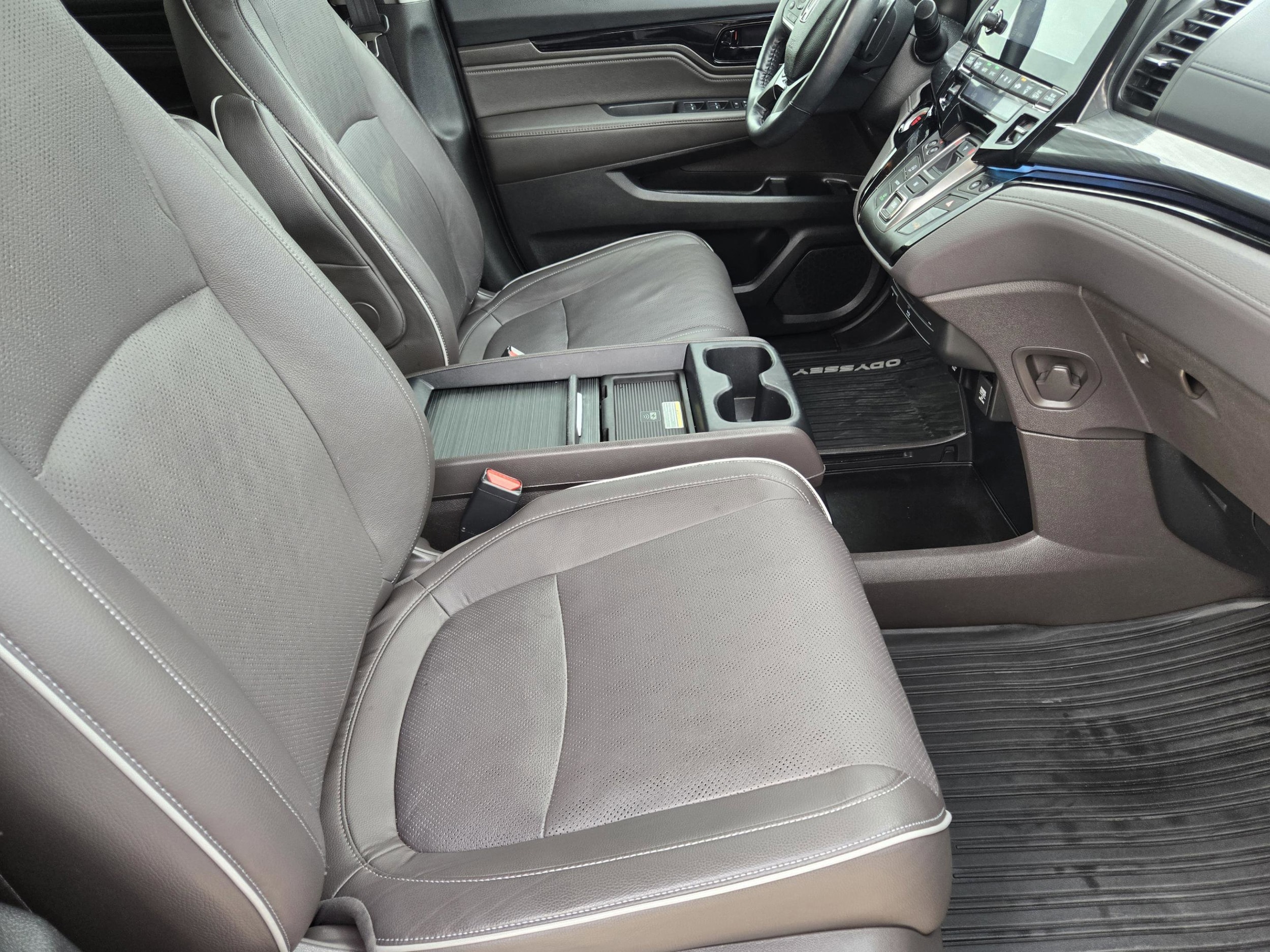 2022 Honda Odyssey Elite - Photo 10