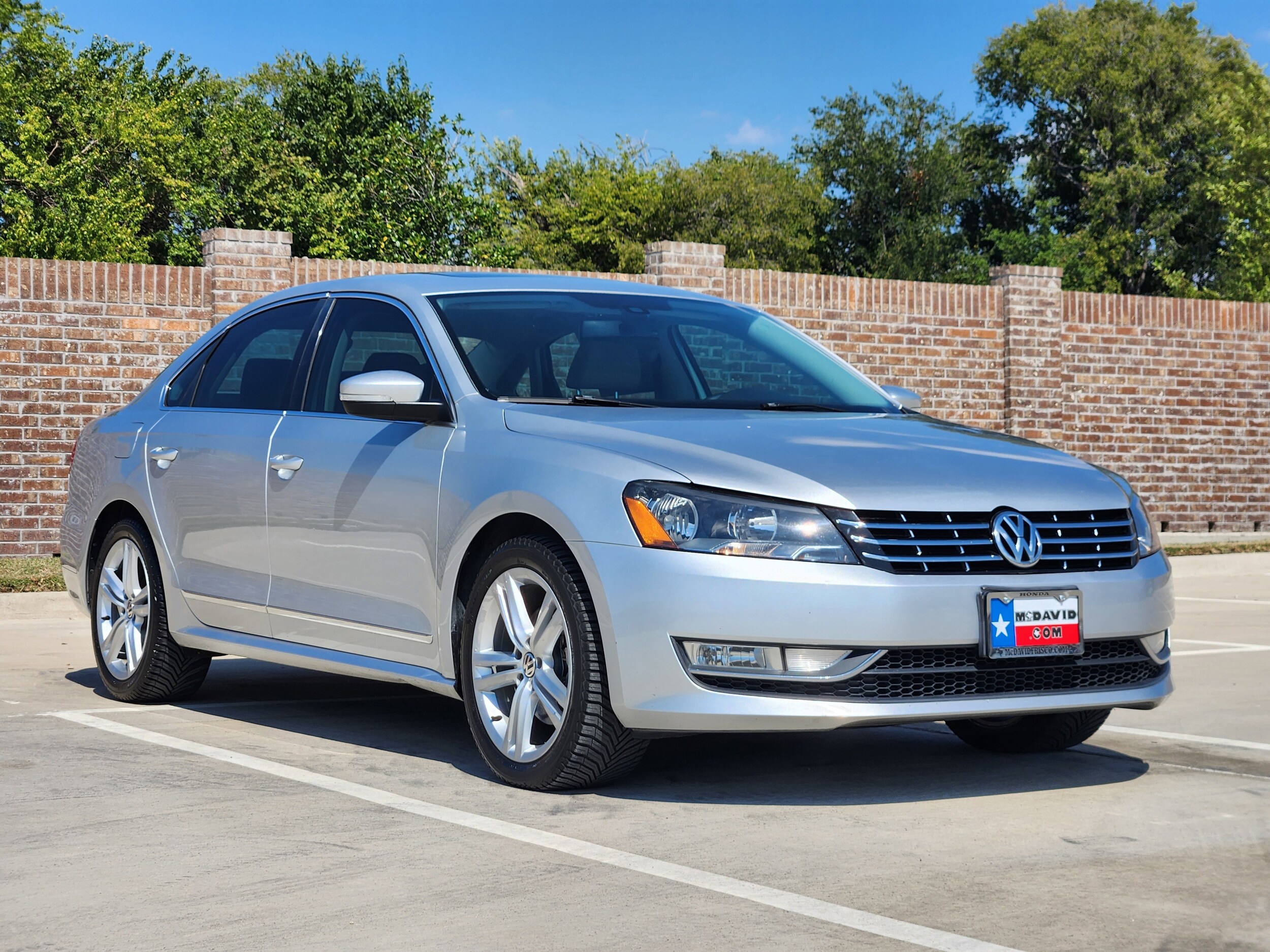 2014 Volkswagen Passat TDI SEL Premium photo 3