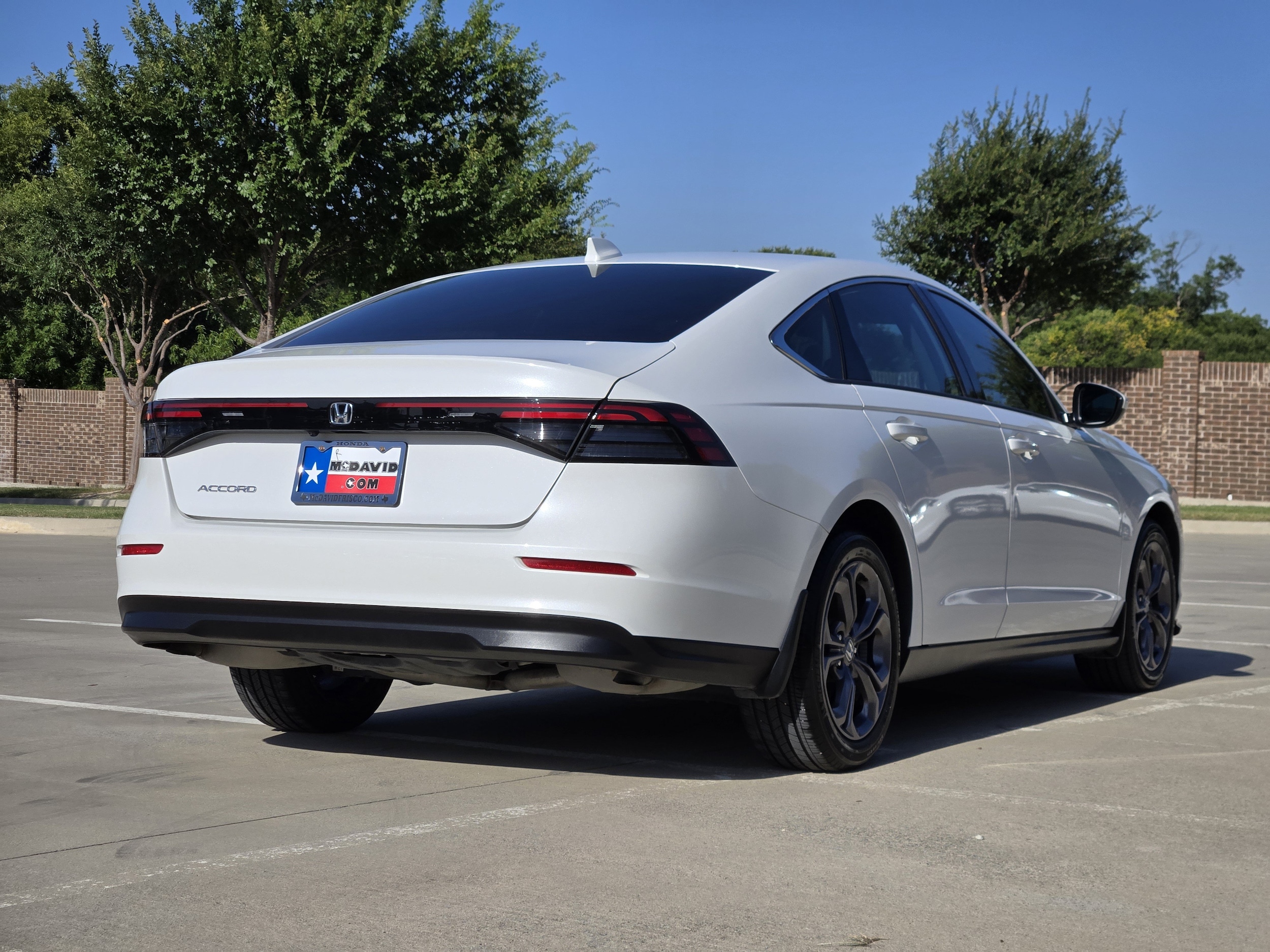 2023 Honda Accord EX - Photo 6