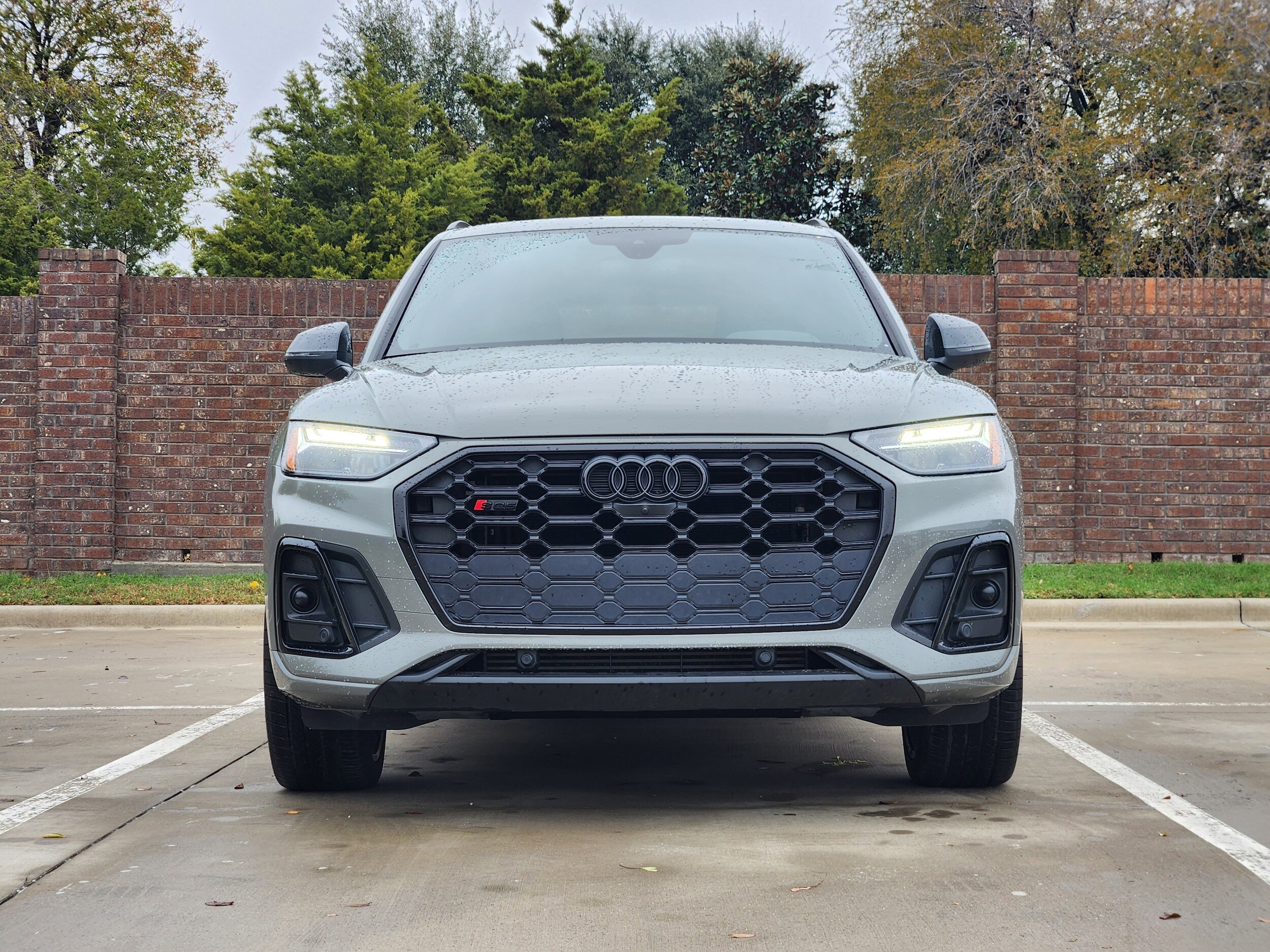 2022 Audi SQ5 Premium Plus photo 2