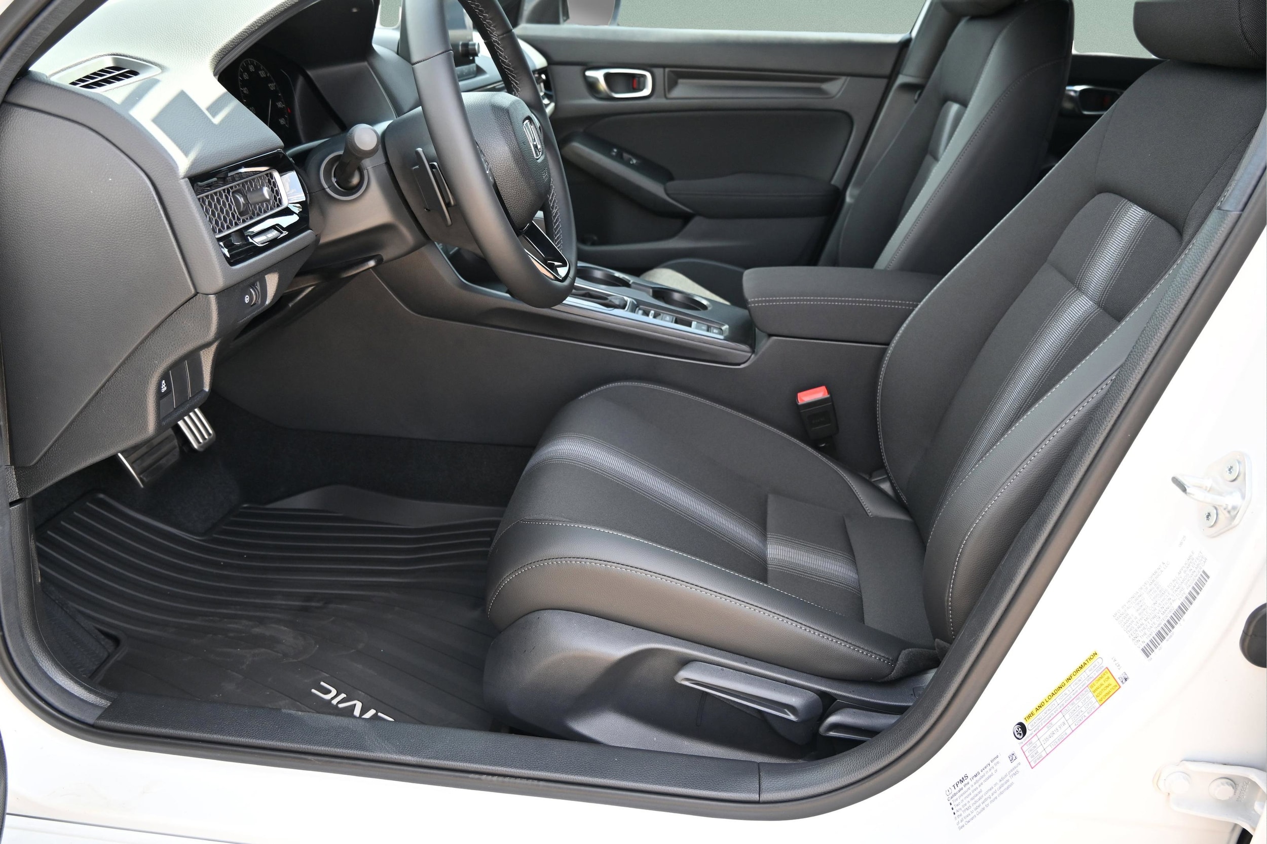 2026 Honda Civic Hatchback Sport - Photo 20