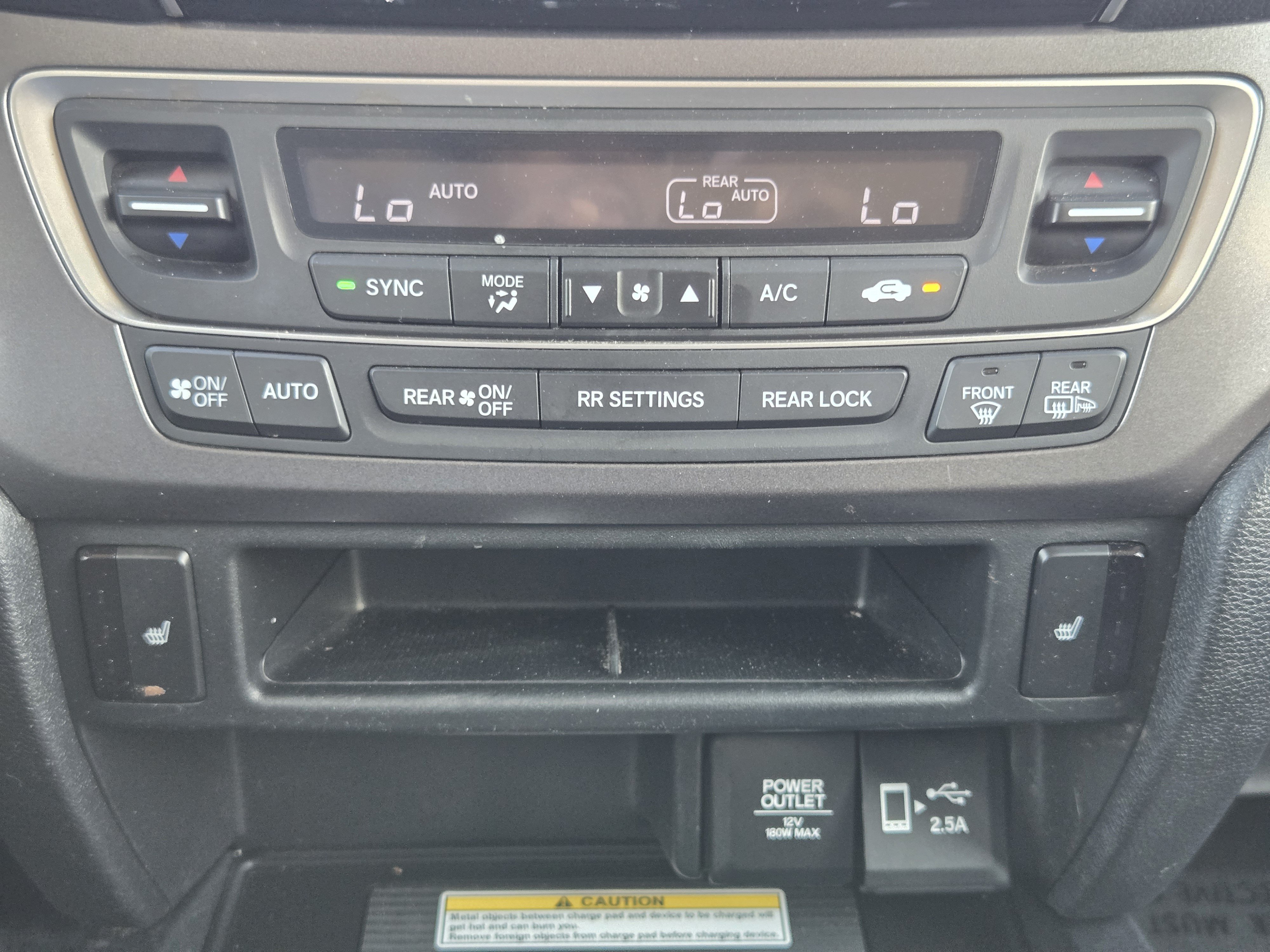 2022 Honda Pilot SE - Photo 19