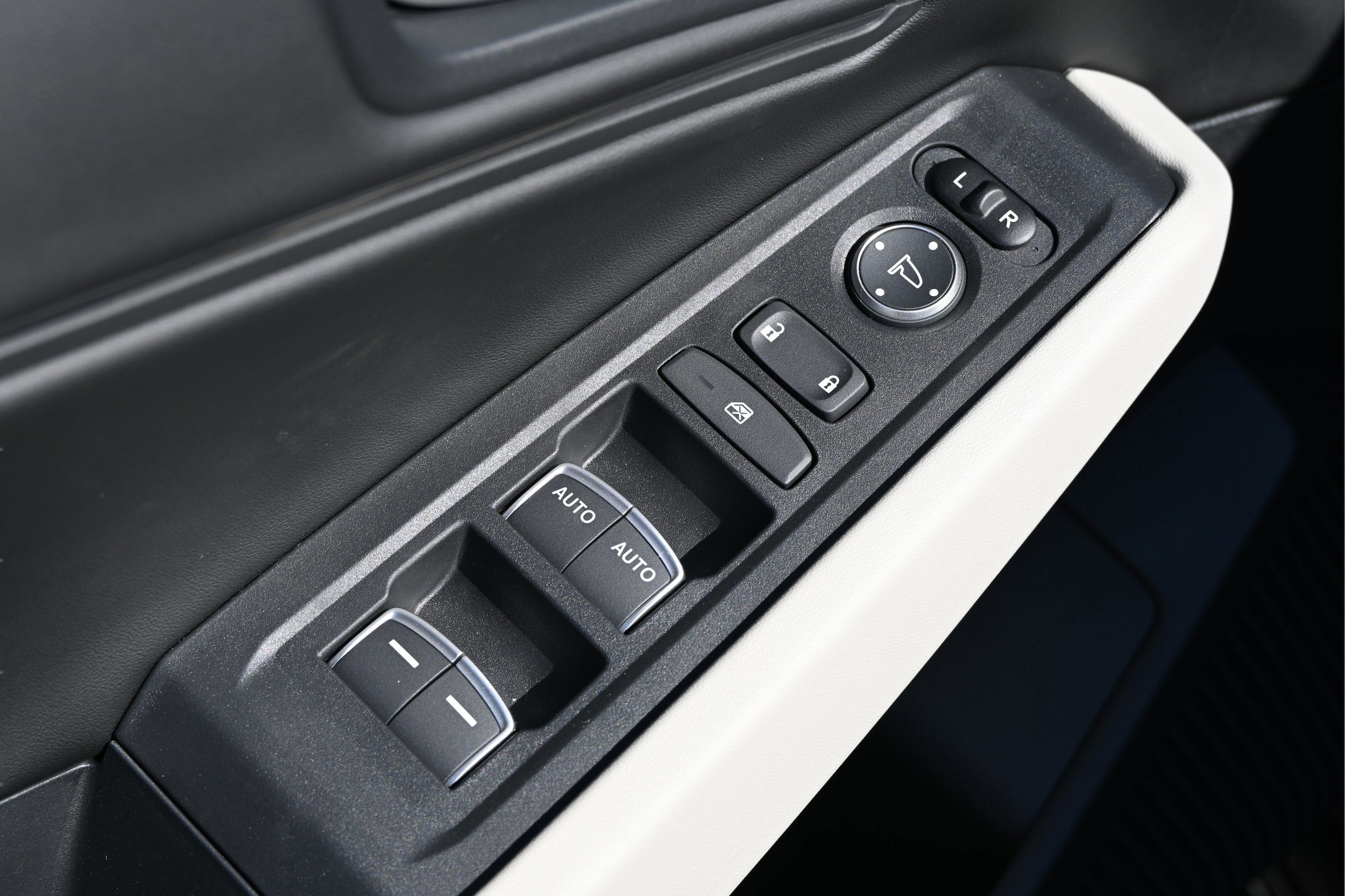 2025 Honda Accord Hybrid EX-L - Photo 19