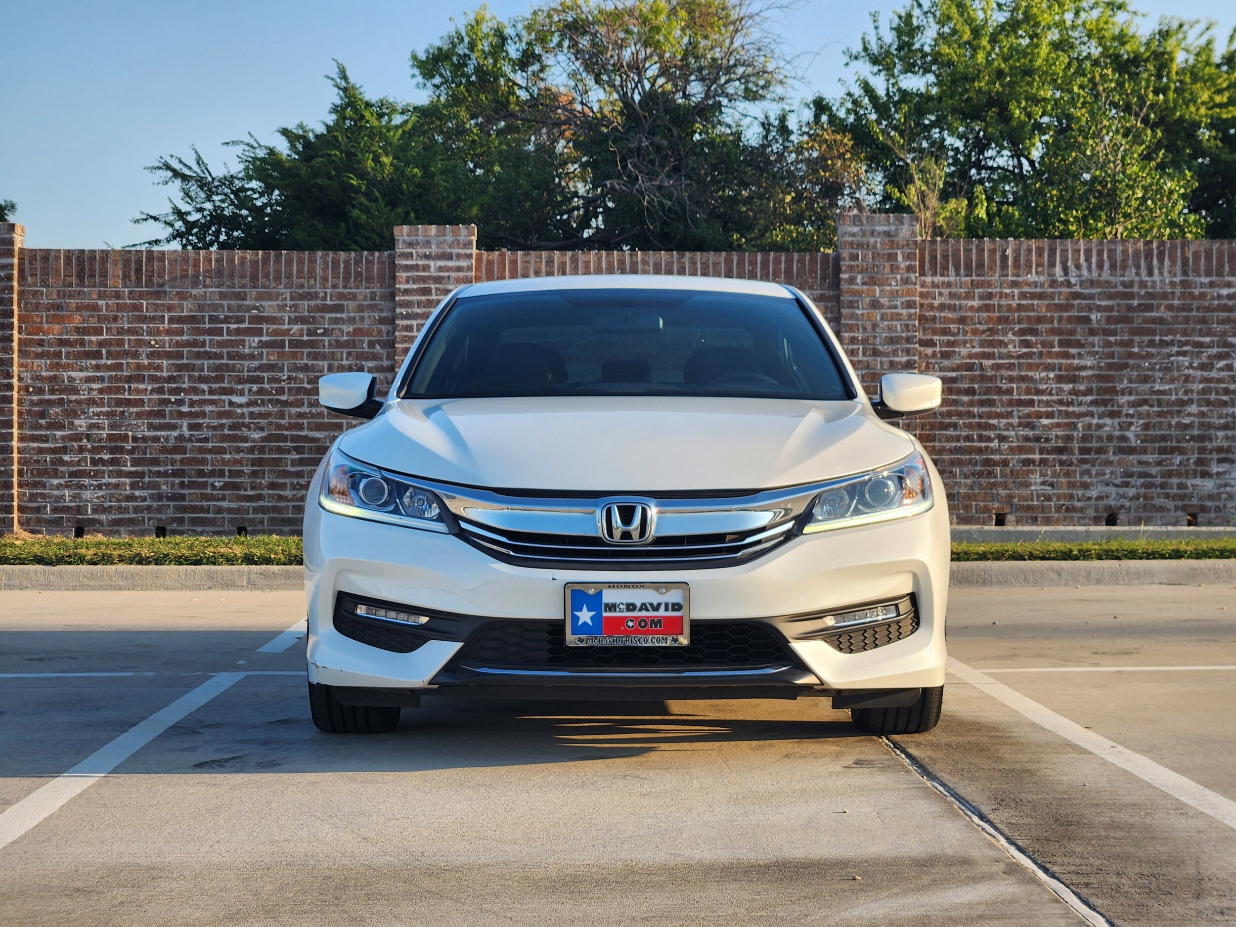 2017 Honda Accord Sport SE photo 2
