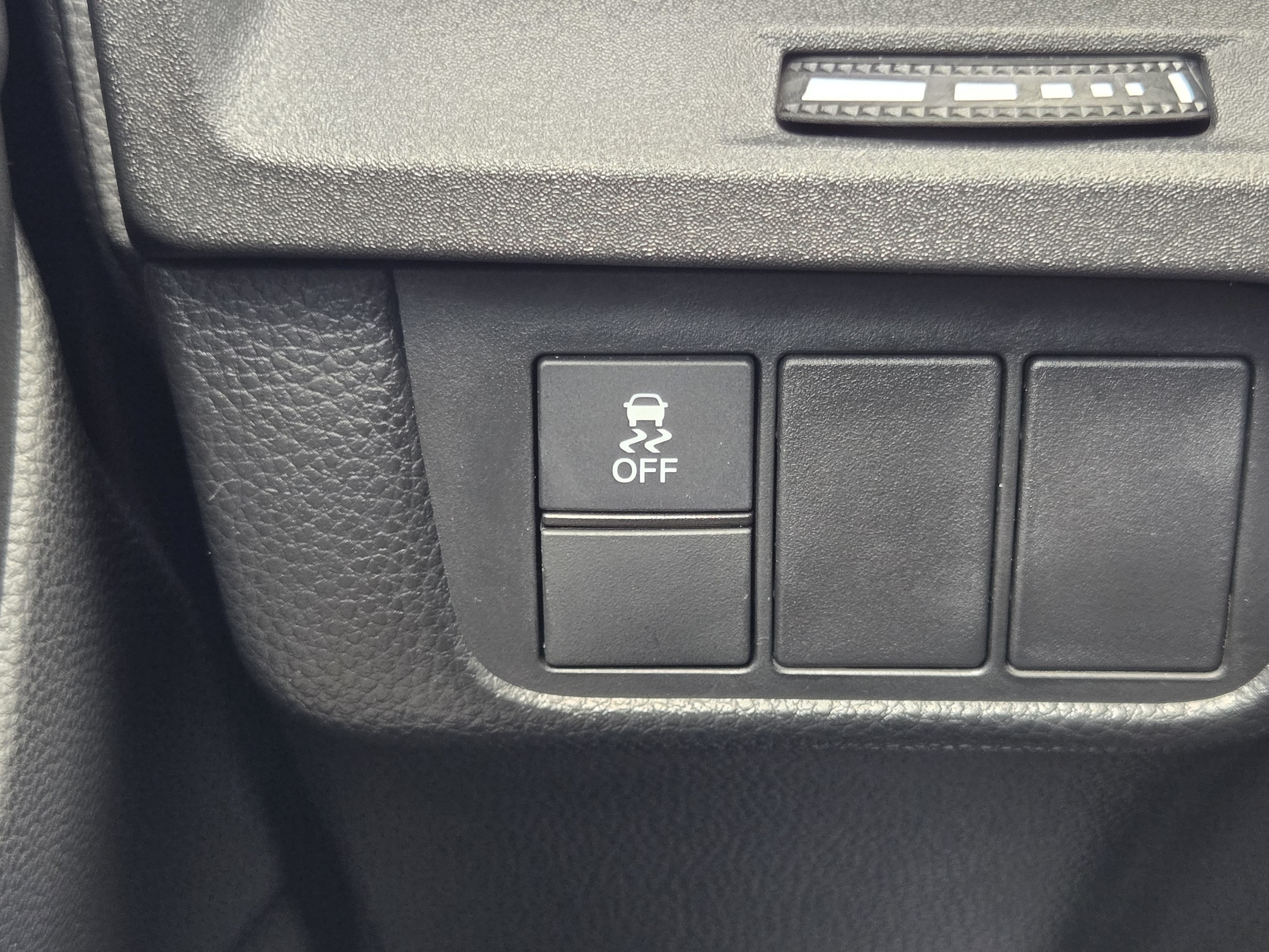 2025 Honda CR-V LX - Photo 24