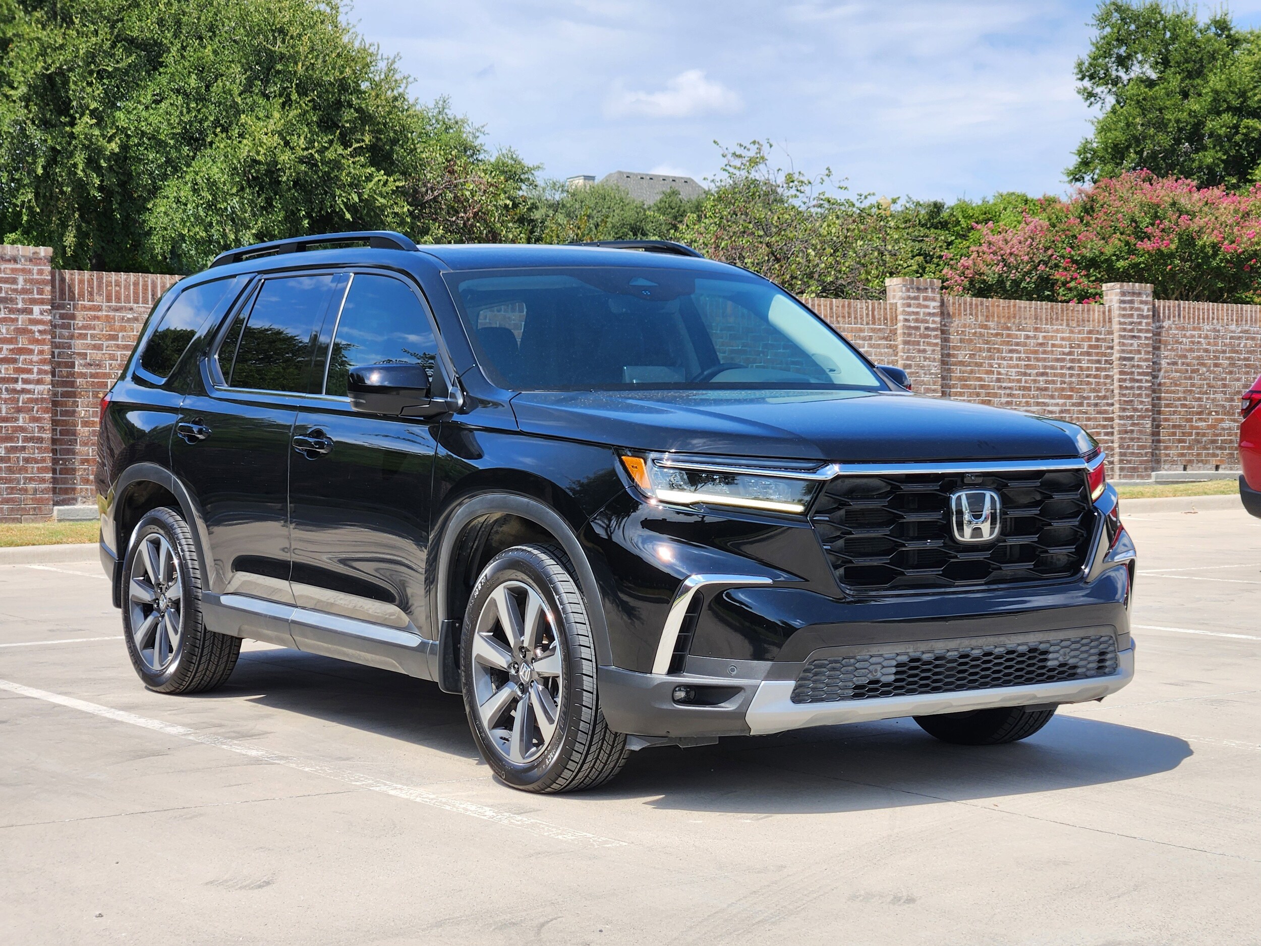 2023 Honda Pilot Elite photo 3
