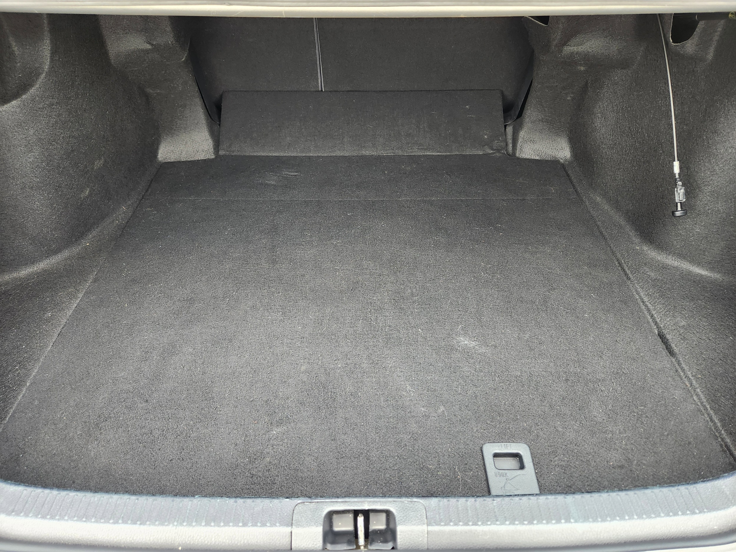 2022 Toyota Camry SE photo 4