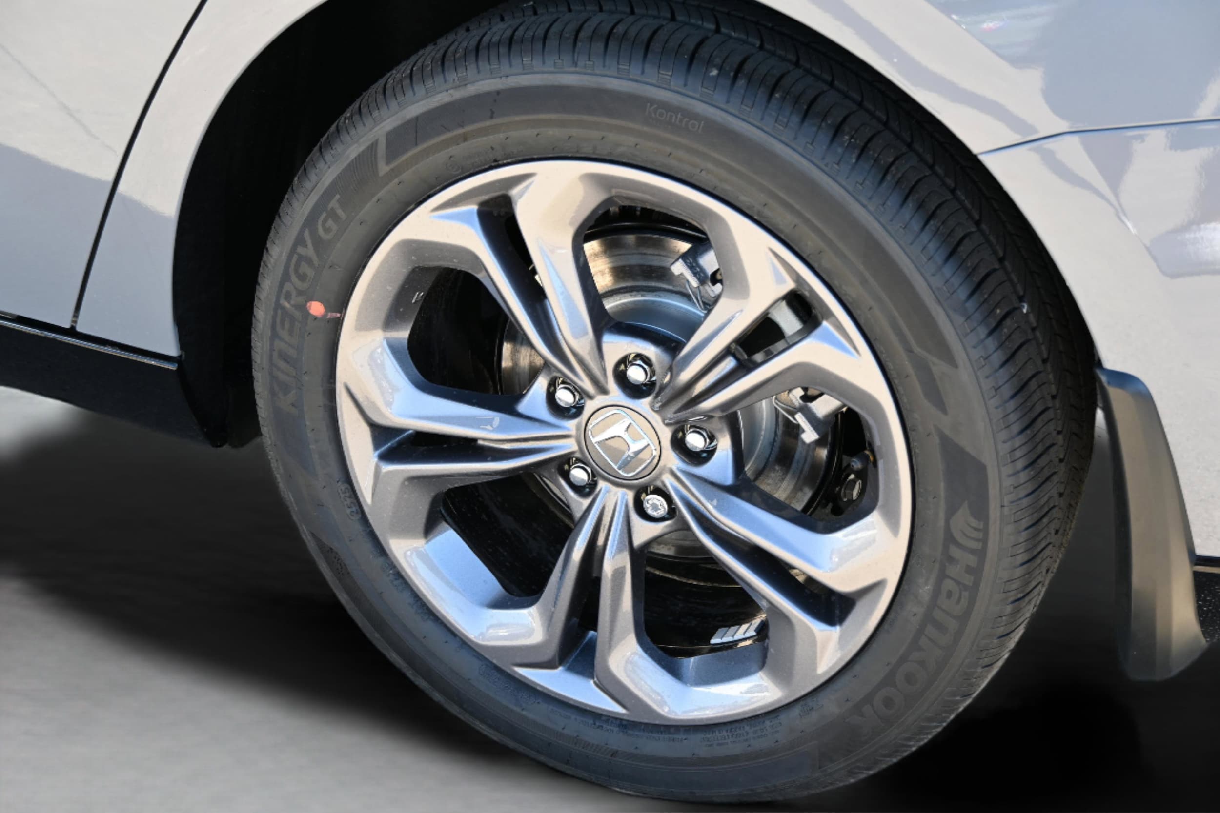2025 Honda Accord Hybrid EX-L - Photo 13