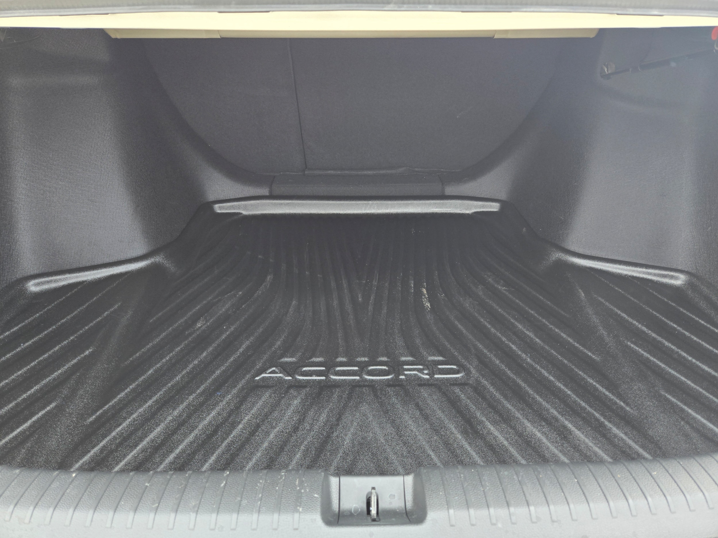 2025 Honda Accord SE - Photo 28