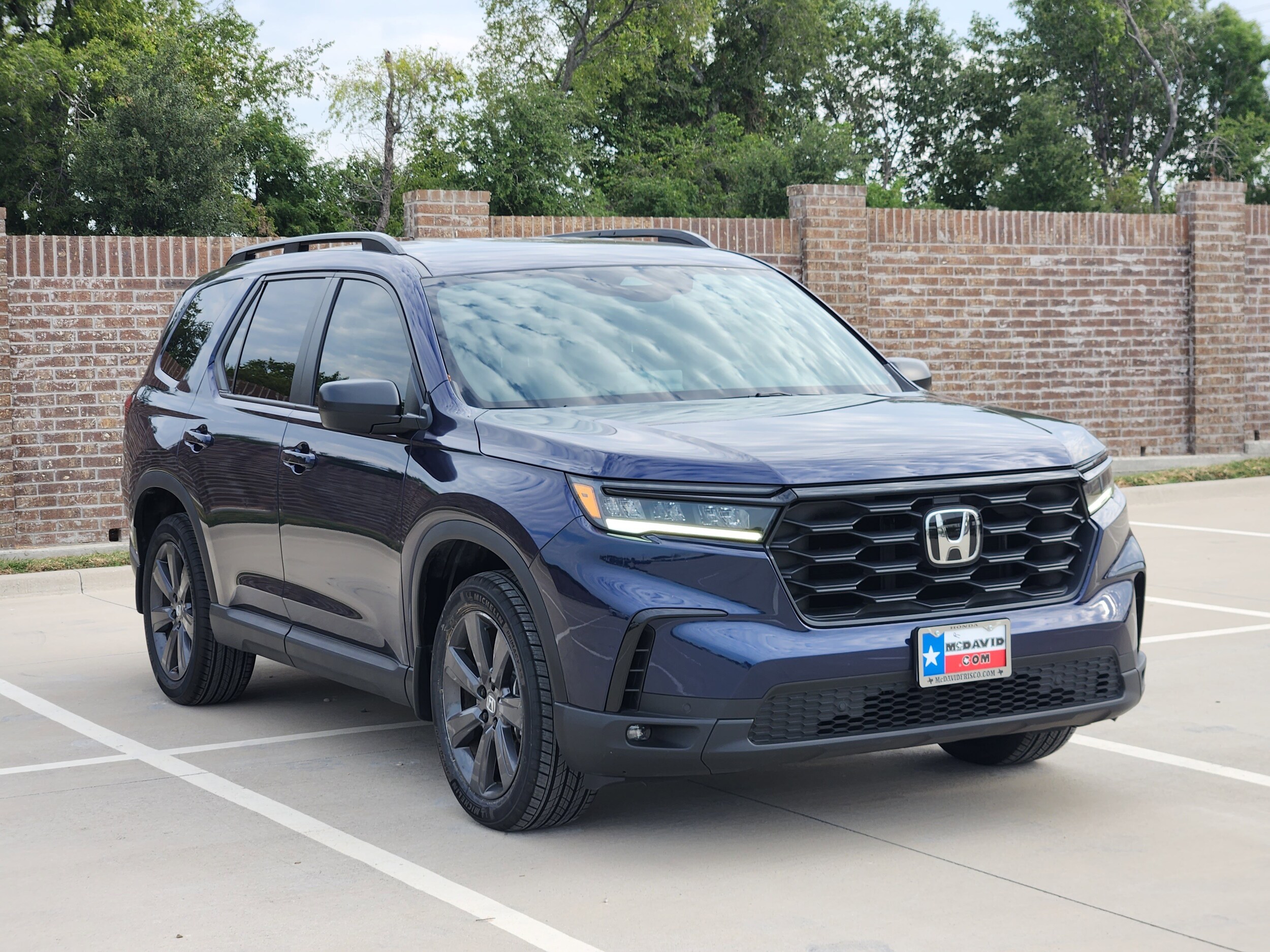 2025 Honda Pilot Sport photo 3