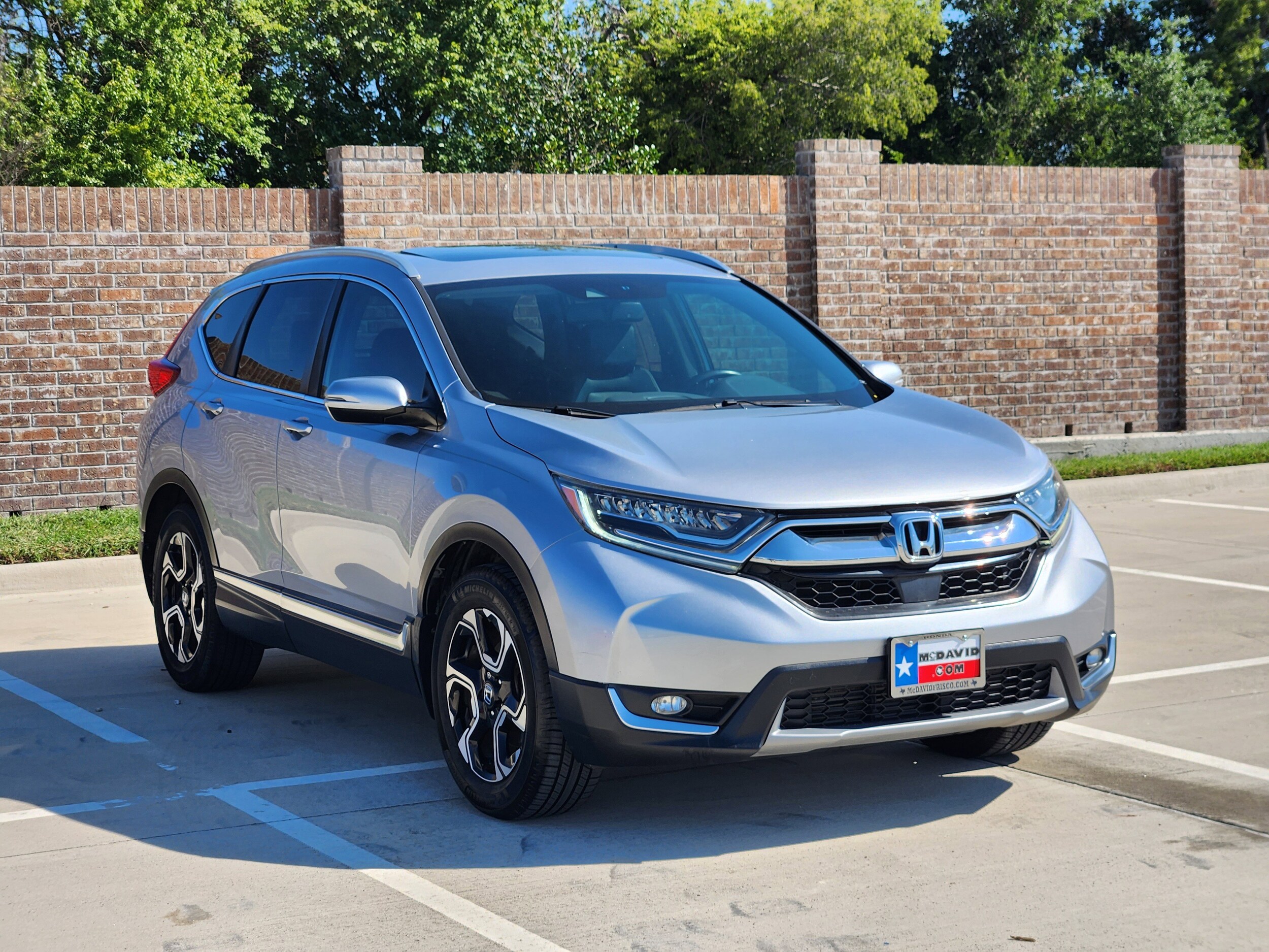 2018 Honda CR-V Touring photo 3