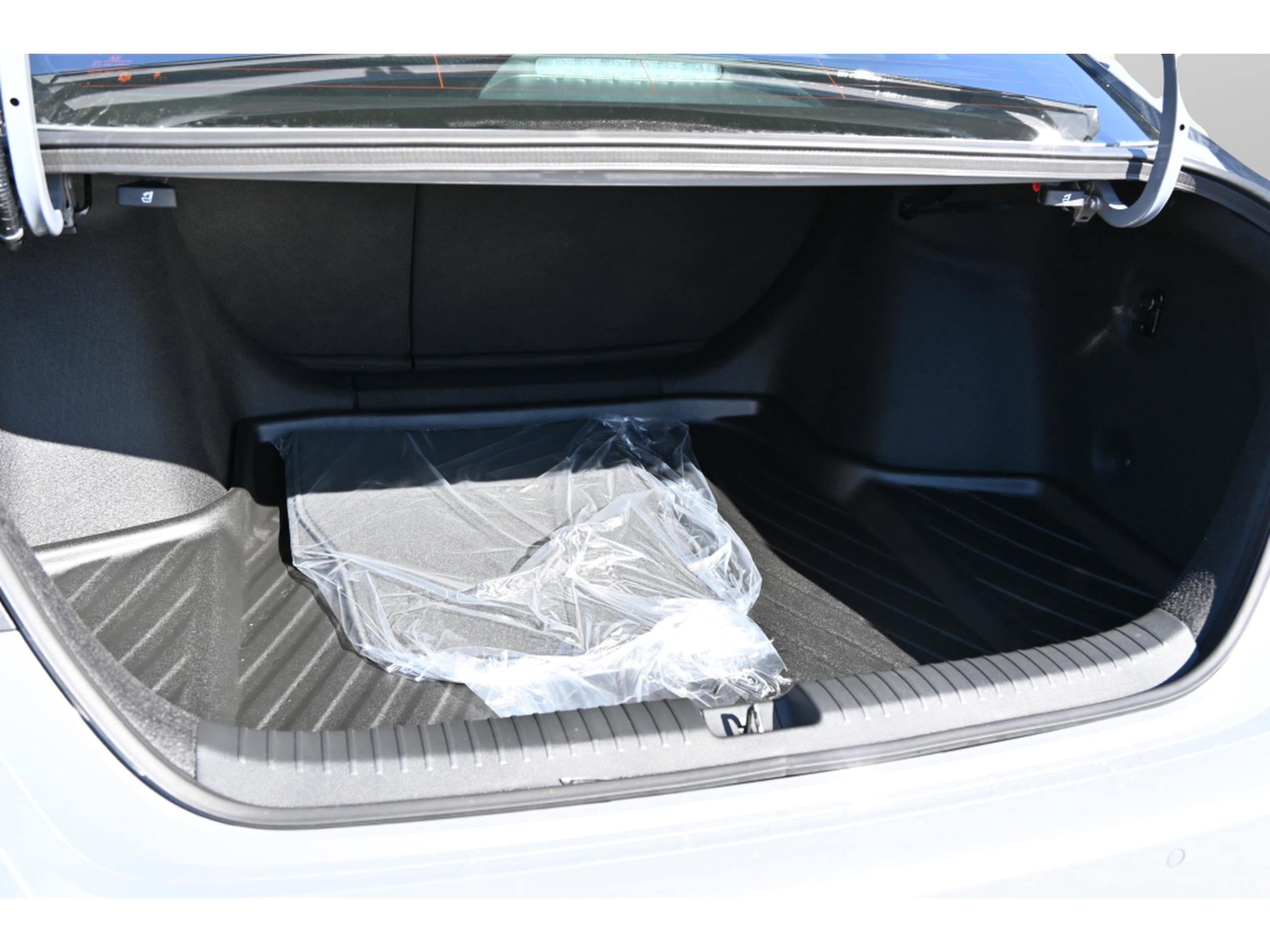 2025 Honda Accord Hybrid EX-L - Photo 16