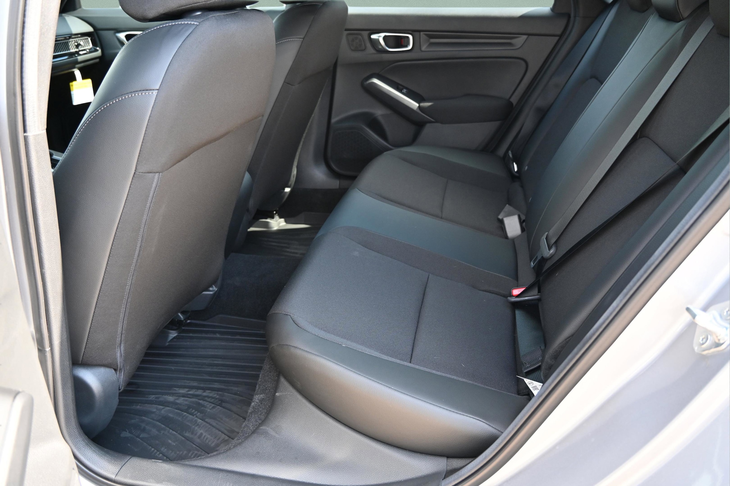 2026 Honda Civic Hatchback Sport - Photo 17