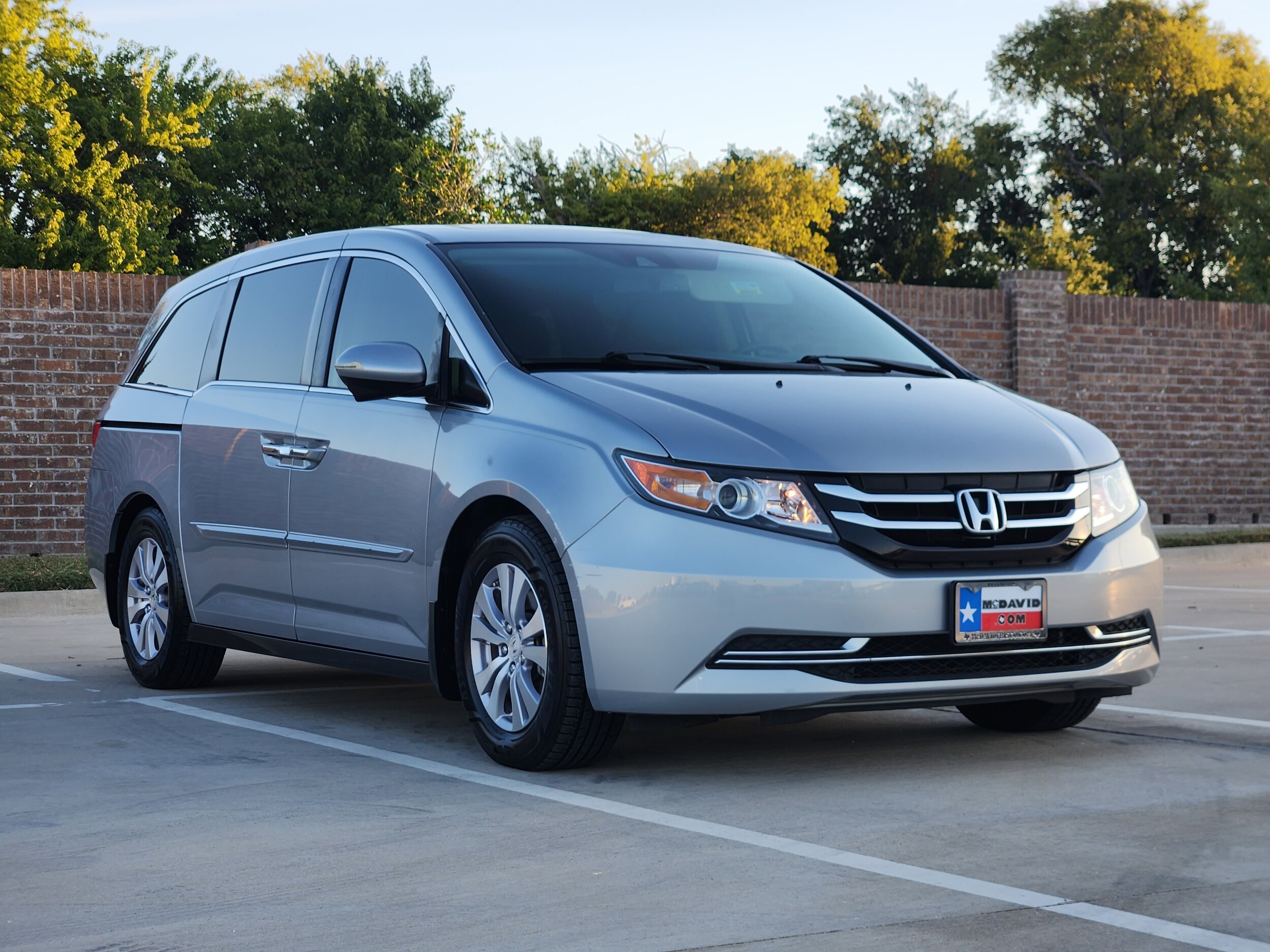 2016 Honda Odyssey EX-L photo 3