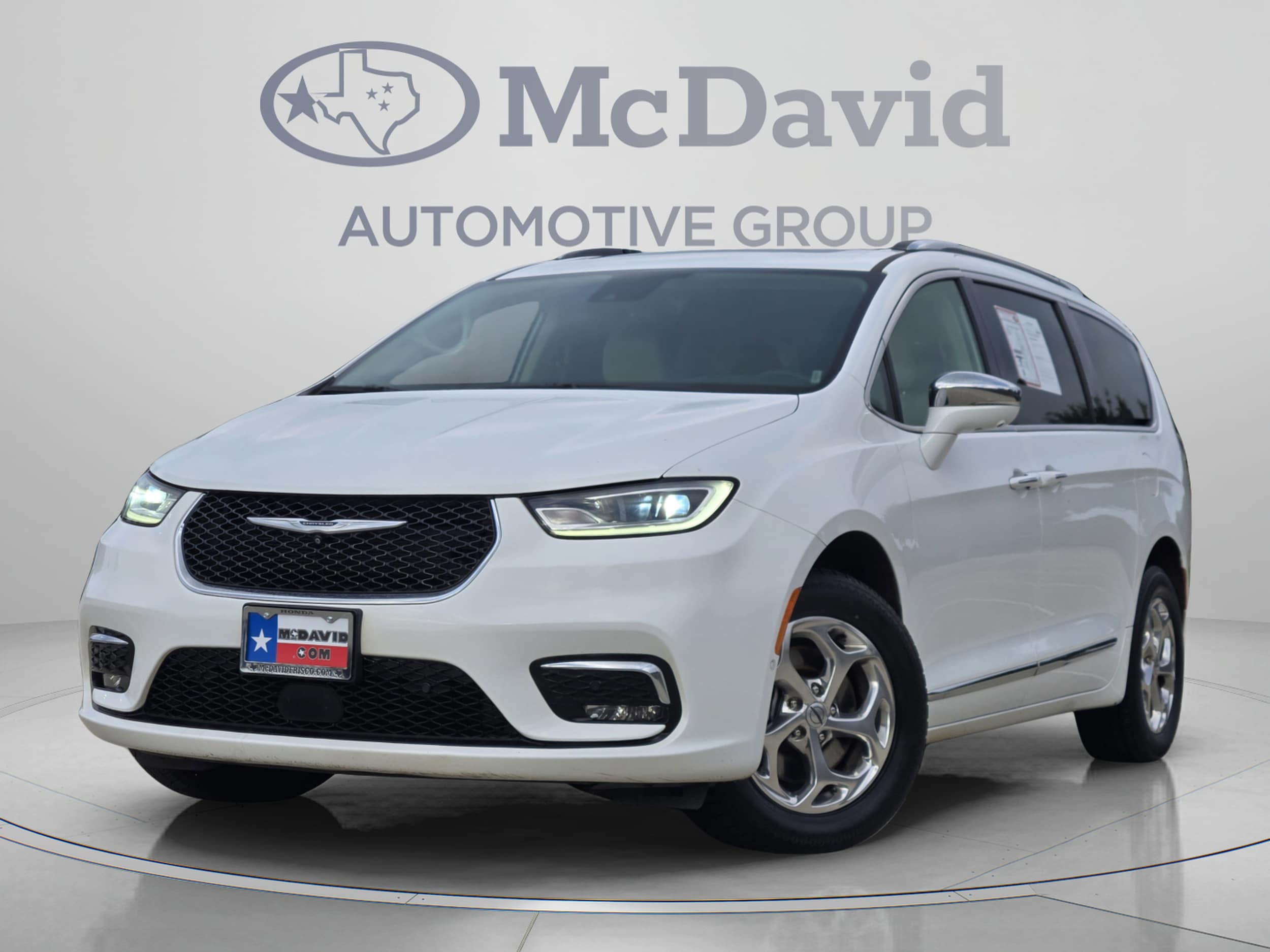 2021 Chrysler Pacifica Limited's photo