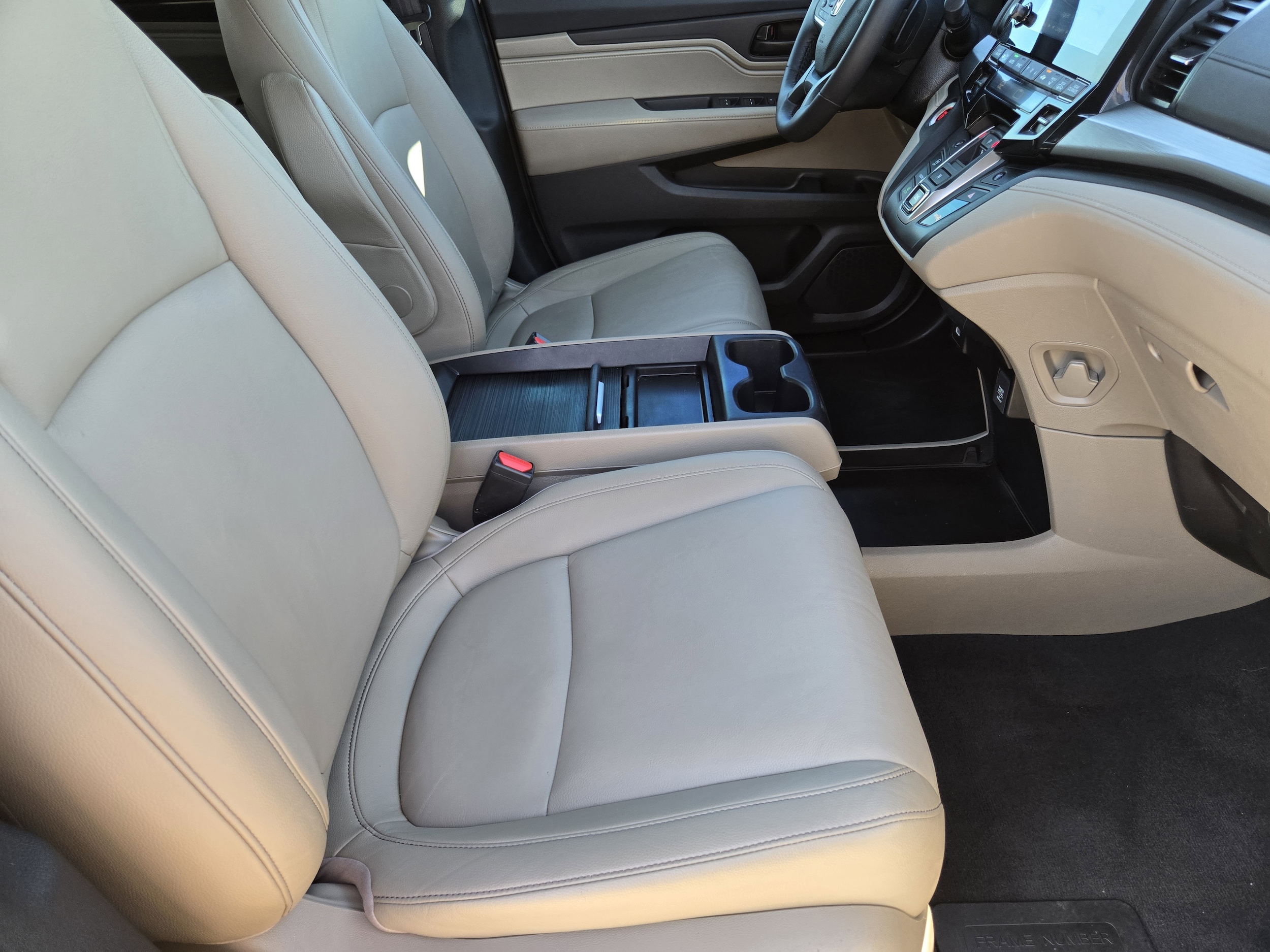 2023 Honda Odyssey EX-L - Photo 14