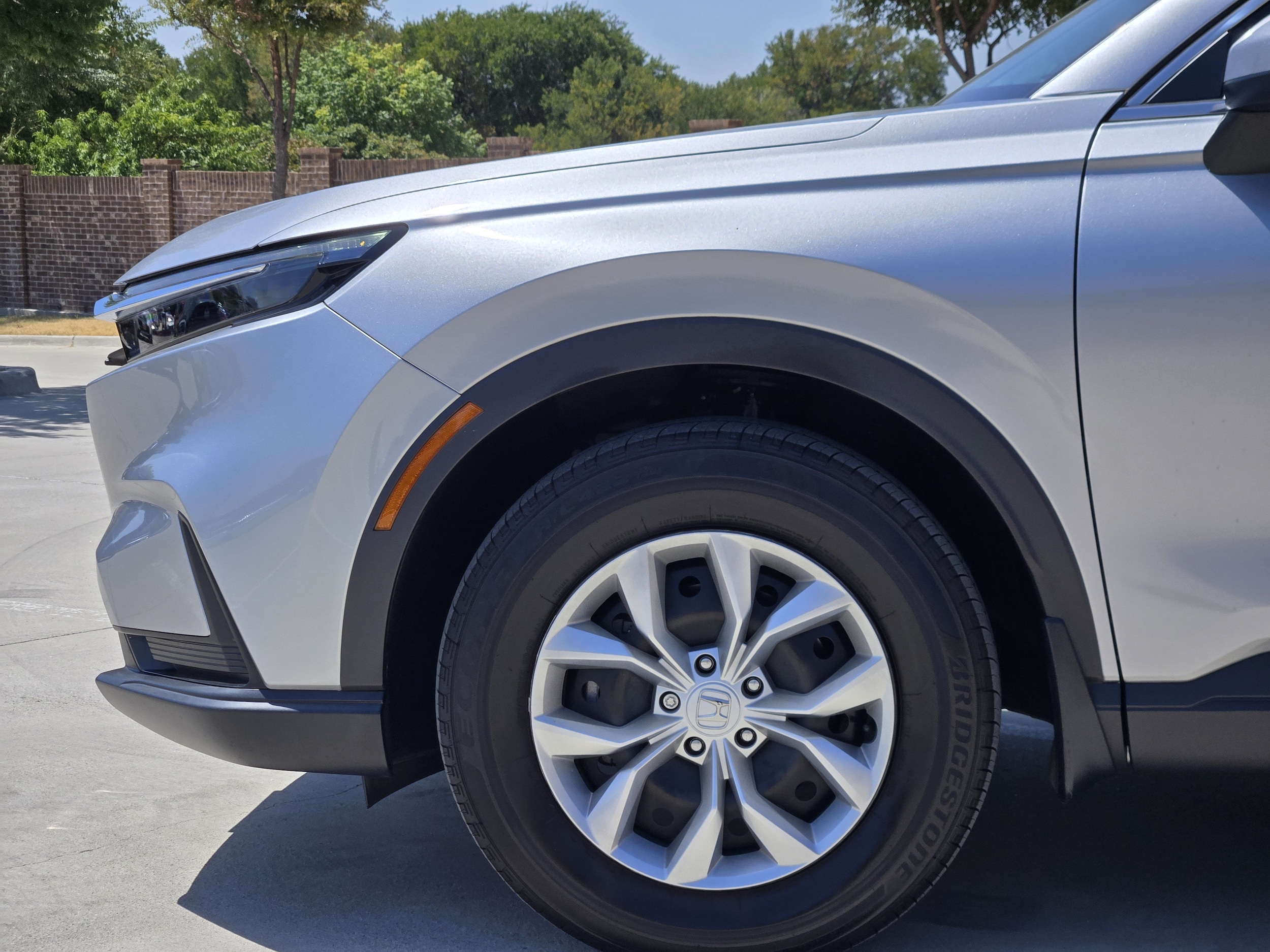 2025 Honda CR-V LX - Photo 9