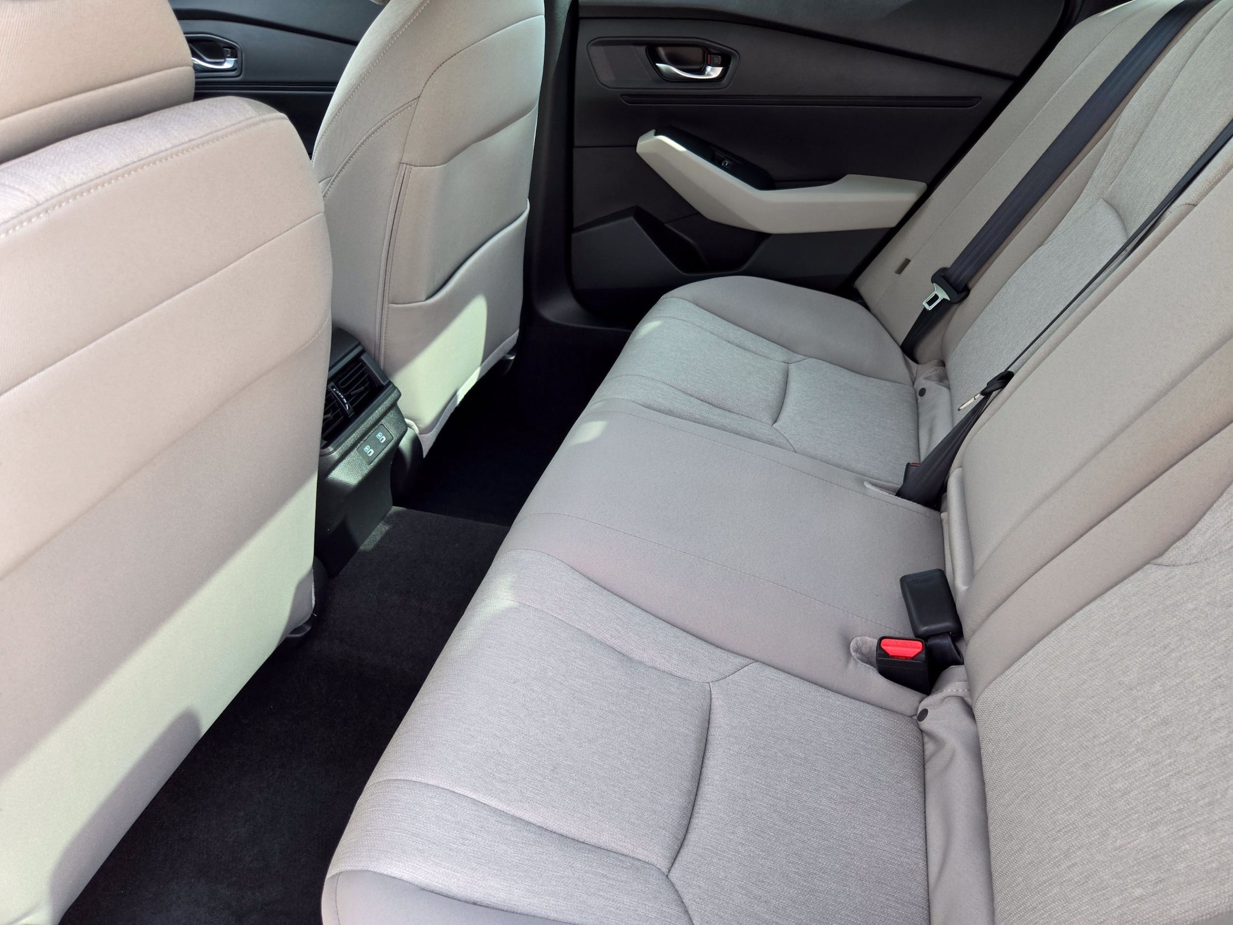 2025 Honda Accord SE - Photo 27