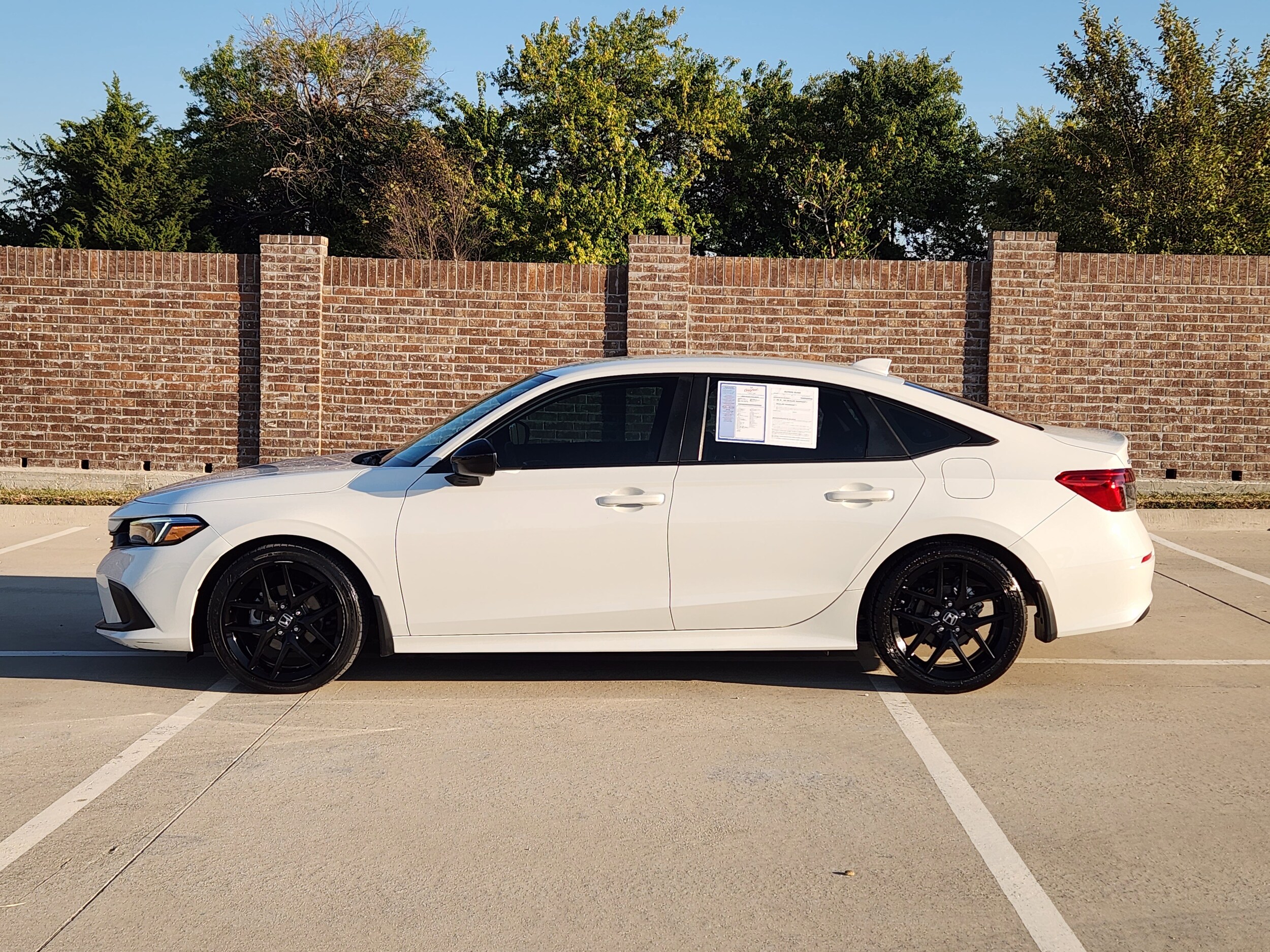 2022 Honda Civic Sport photo 2