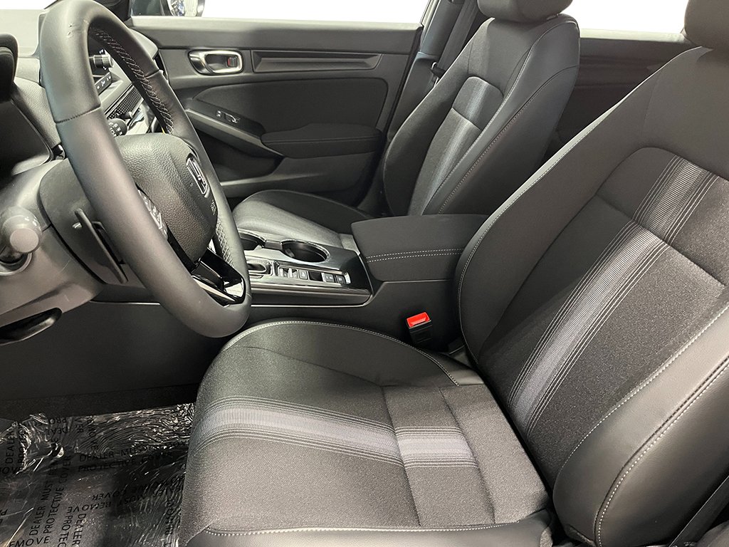 2026 Honda Civic Hatchback Sport - Photo 14